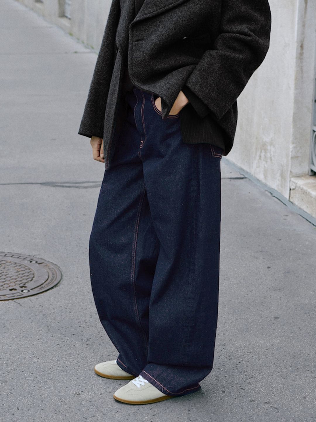 Pure Cotton Mid-Rise Barrel Fit Jeans