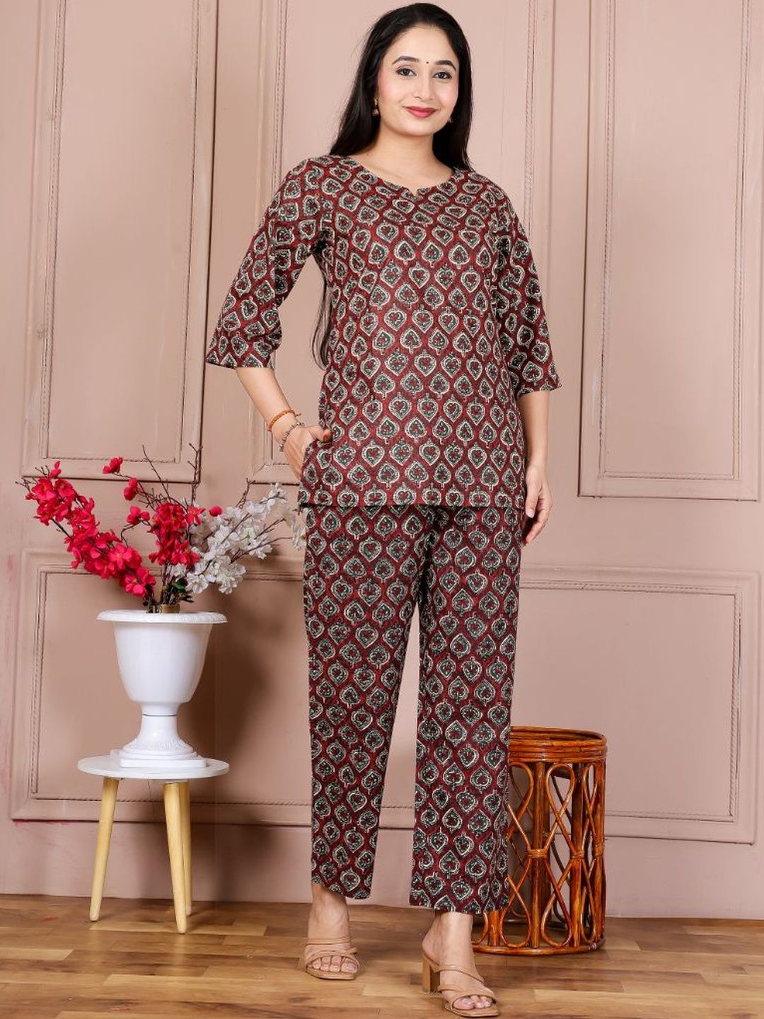MURLI KURTI Printed Pure Cotton Round Neck Top With Trousers Co-Ords