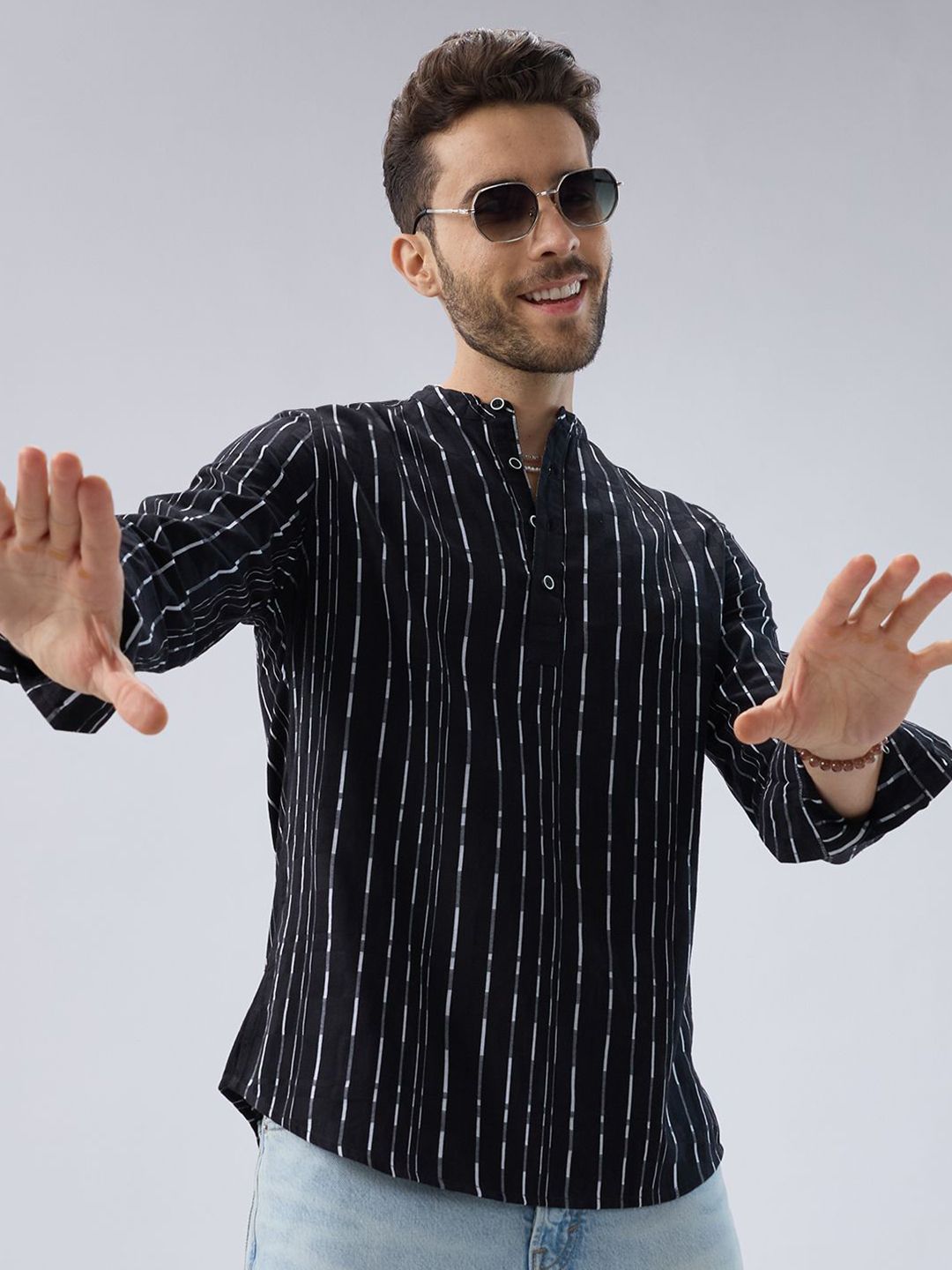 VASTRADO VASTRADO Men Striped Thread Work Kurta