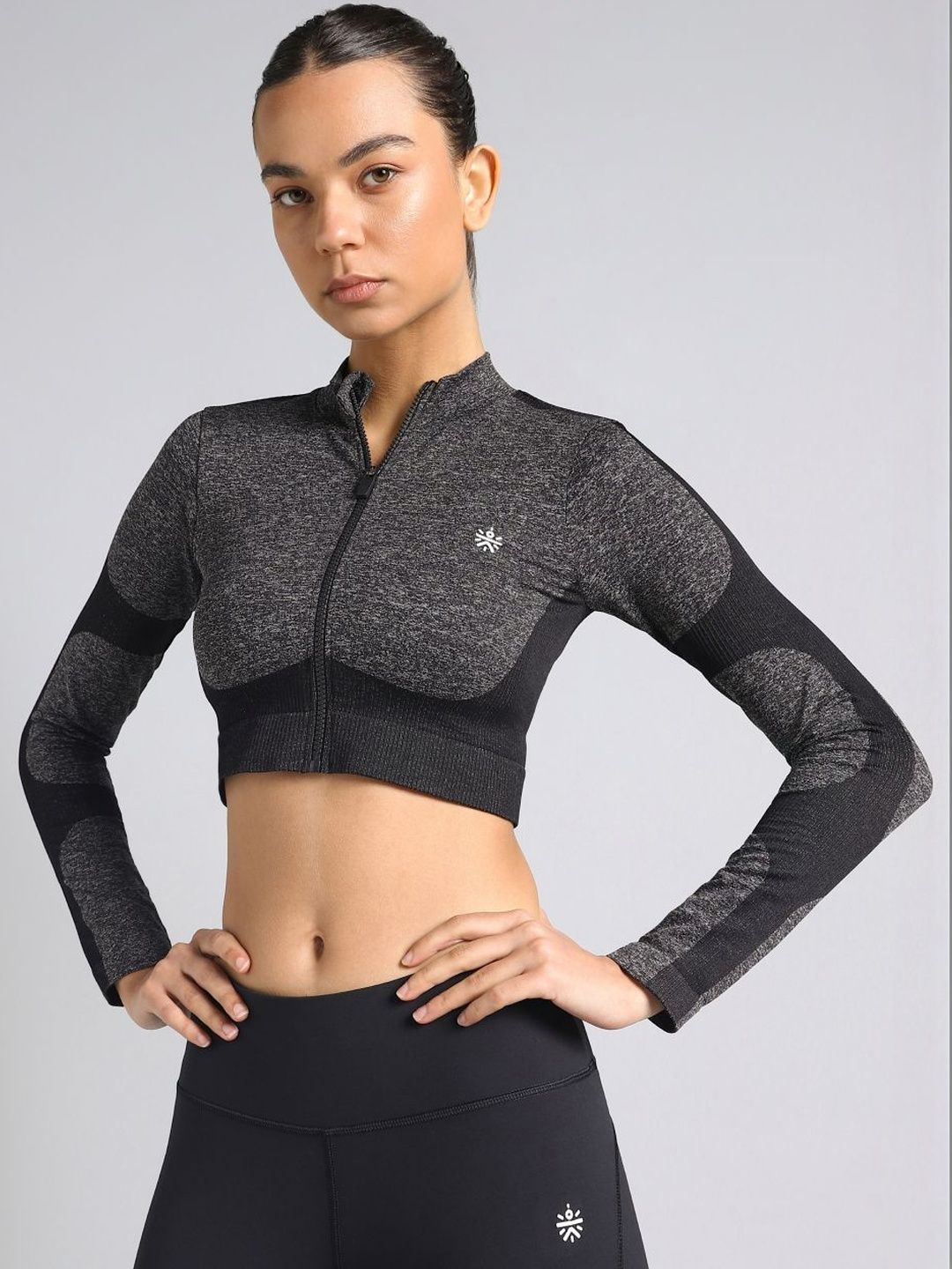 CULT Women's Black Snug Fit Seamless Jacket