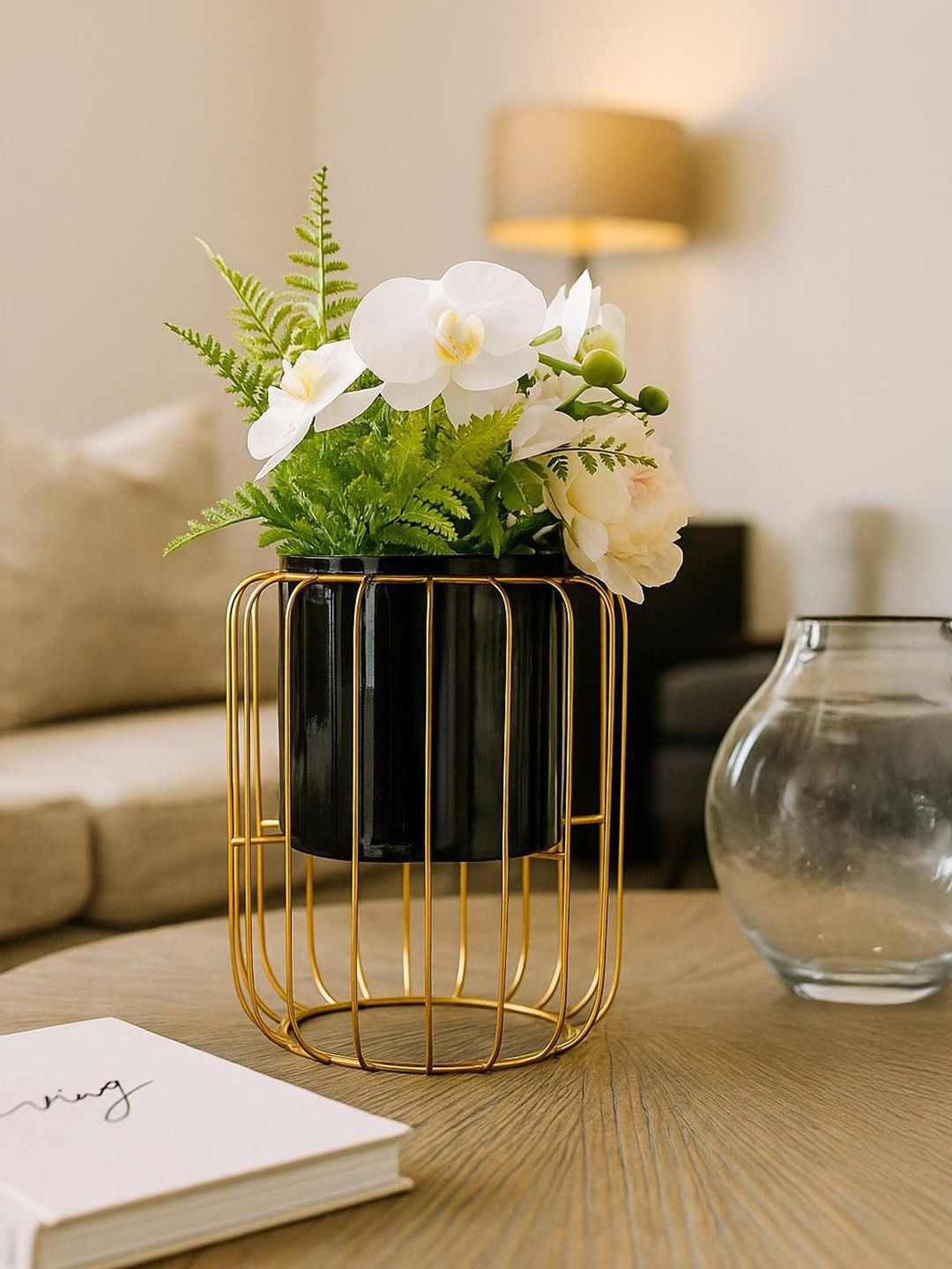 MARKET99 Black & Yellow Textured Metal Planter With Wire Stand