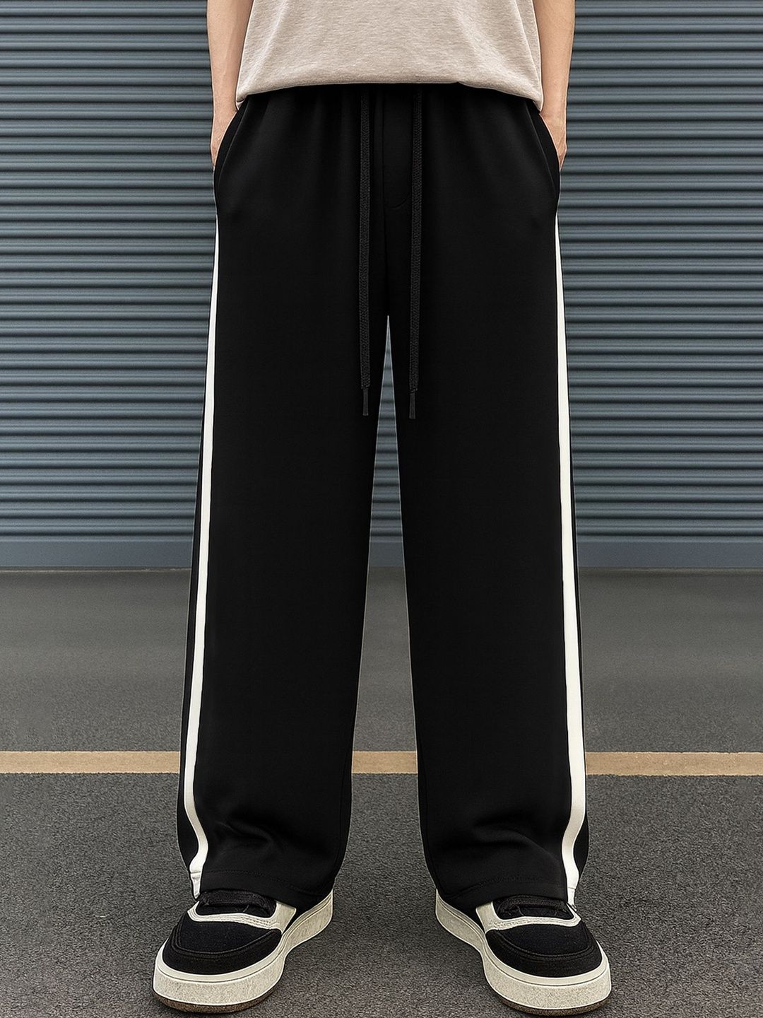 JUMPCUTS Men Color-Blocked Baggy-Fit Track Pants
