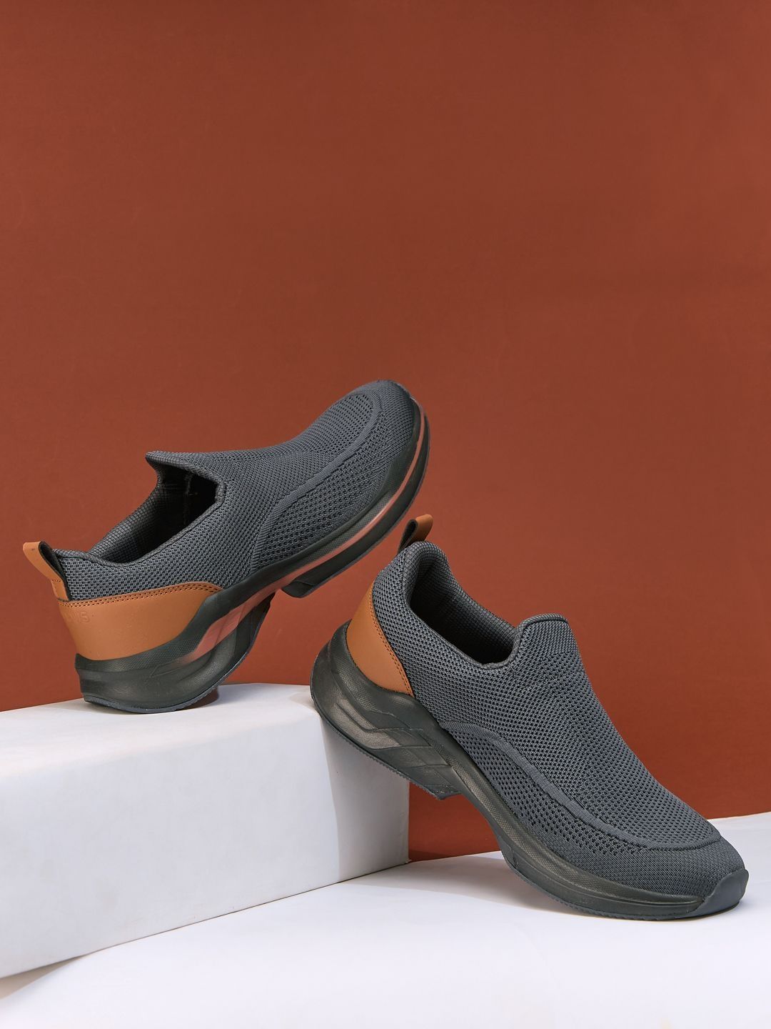 Campus REASON Men Mesh Walking Non-Marking Shoes