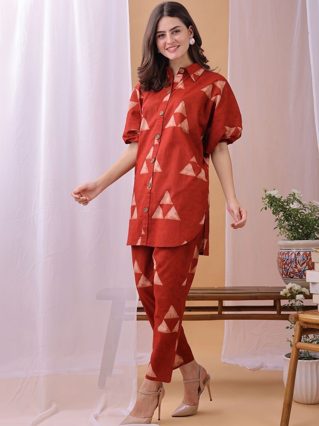 Saanjh Printed Shirt Collar Neck Top With Trousers Co-Ords
