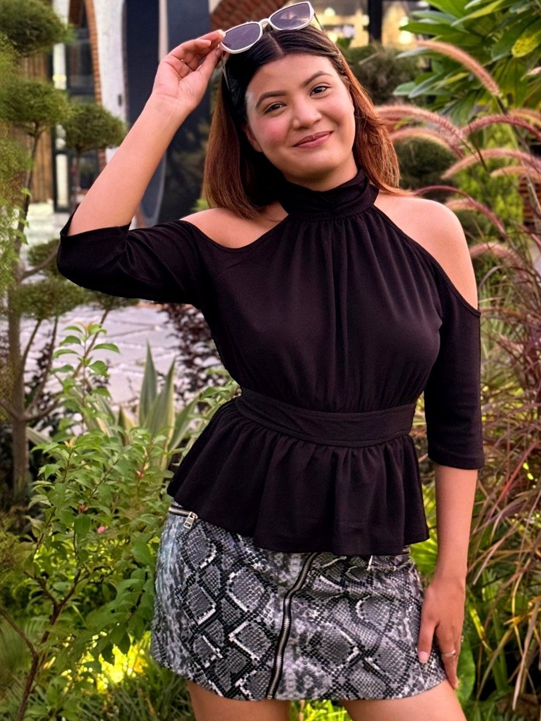 BAESD Cold-Shoulder Peplum Top