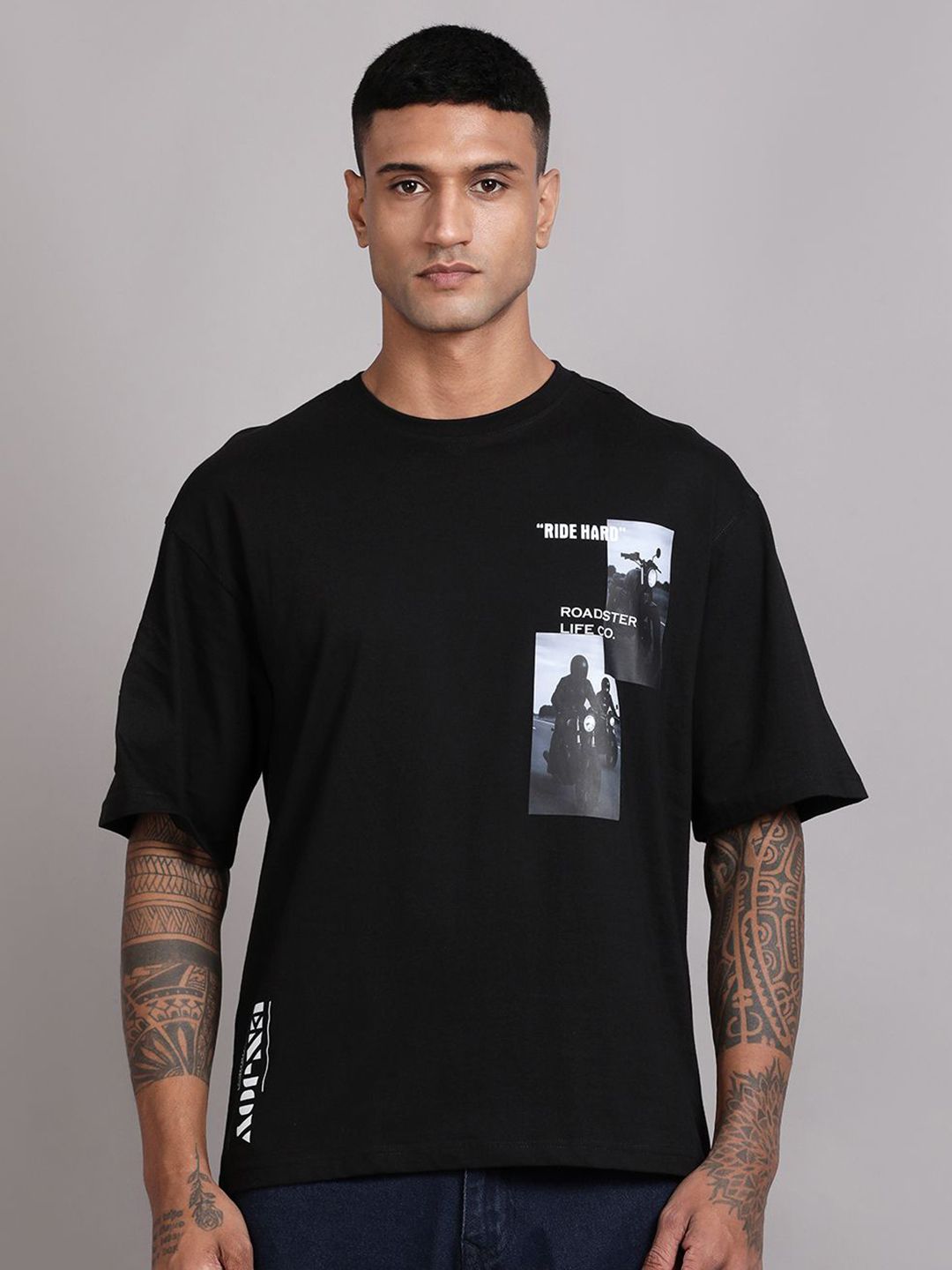 The Roadster Lifestyle Co. Graphic Printed Relaxed-Fit Drop Shoulder Pure Cotton T-Shirt