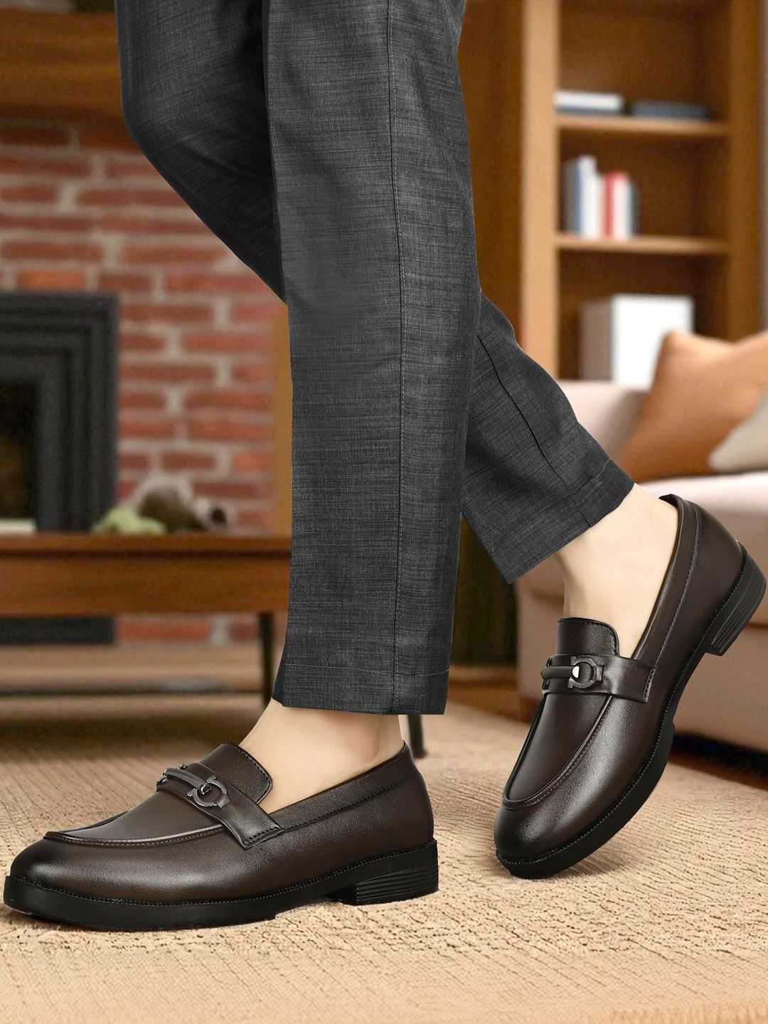 TROTUS Men Textured Formal Loafers