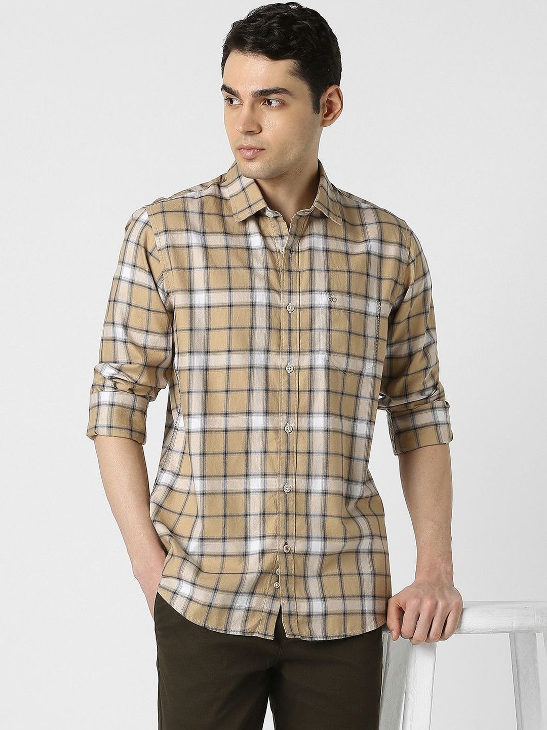 Peter England Casuals Men Slim Fit Checked Casual Shirt