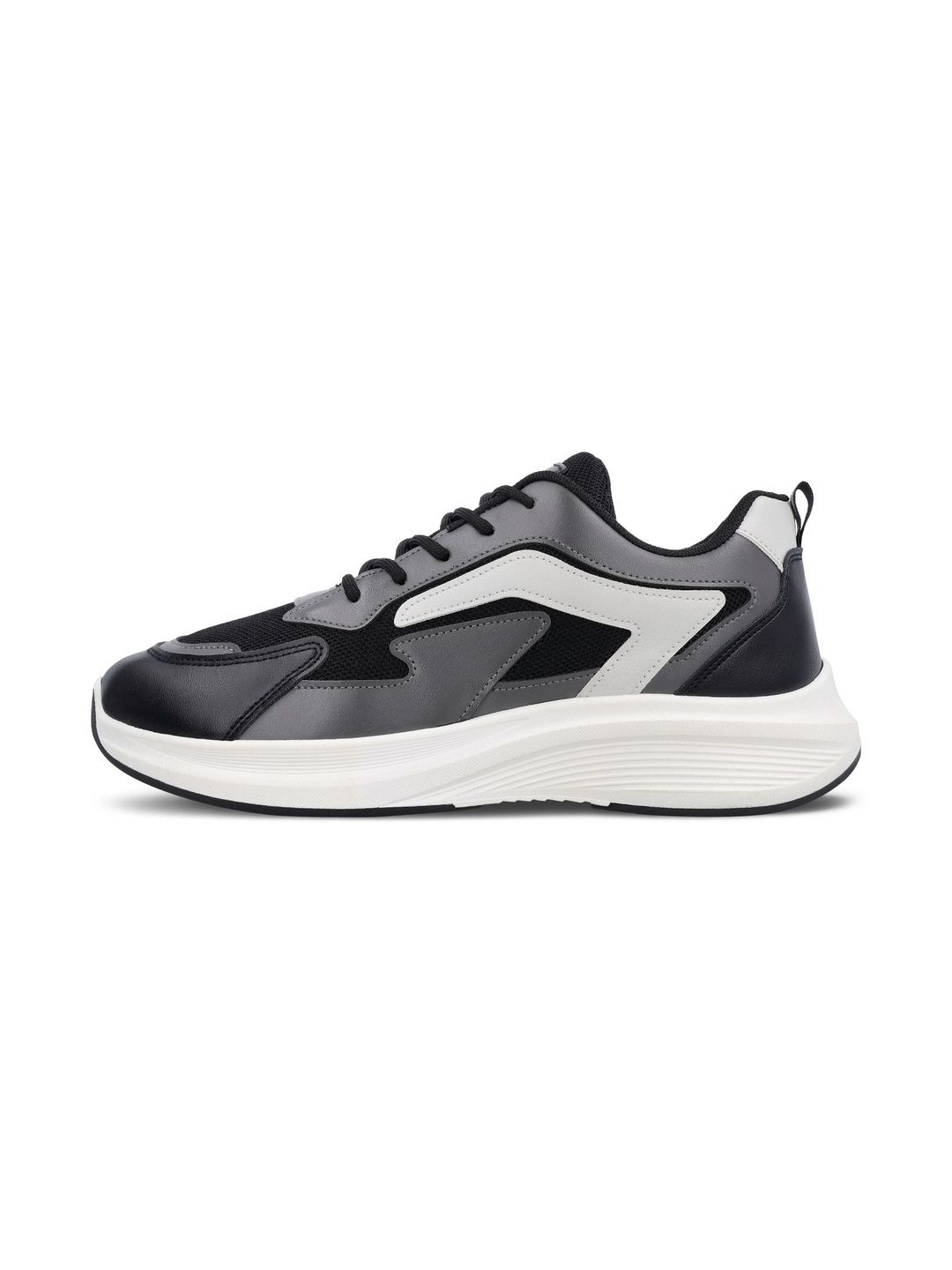 Walkaroo Men Colourblocked Mesh Running Non-Marking Shoes