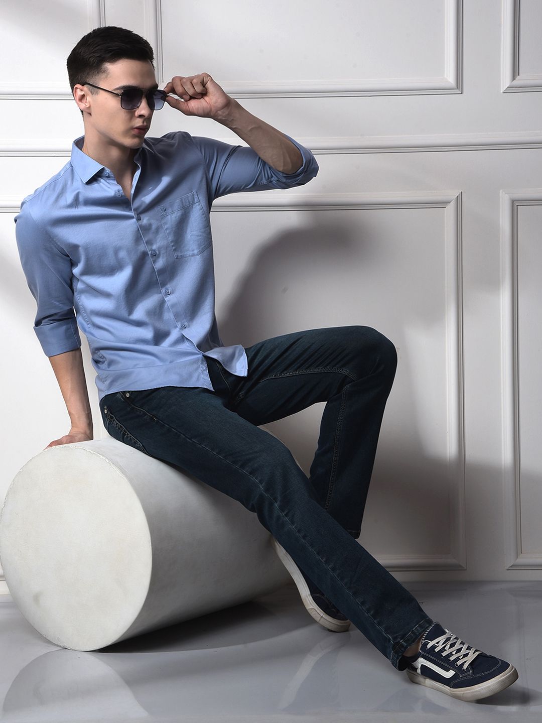 Crimsoune Club Men Straight Fit Mid-Rise Stretchable Jeans