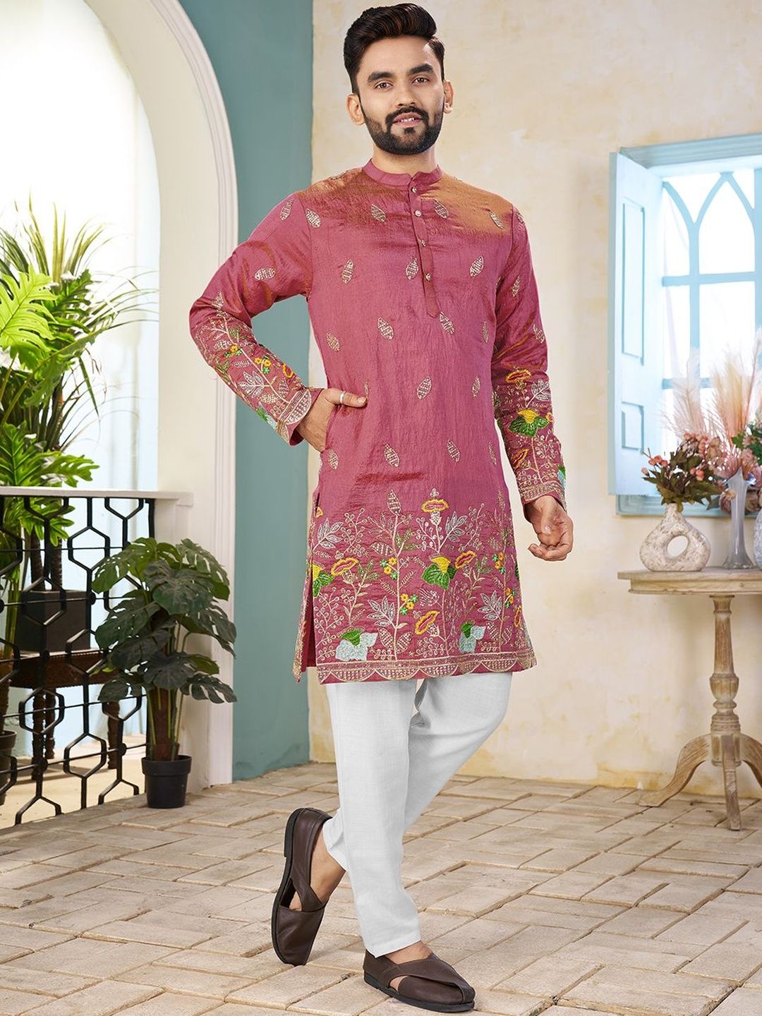 House of Pataudi Embroidered Mandarin Collar Knee Length Straight Kurta