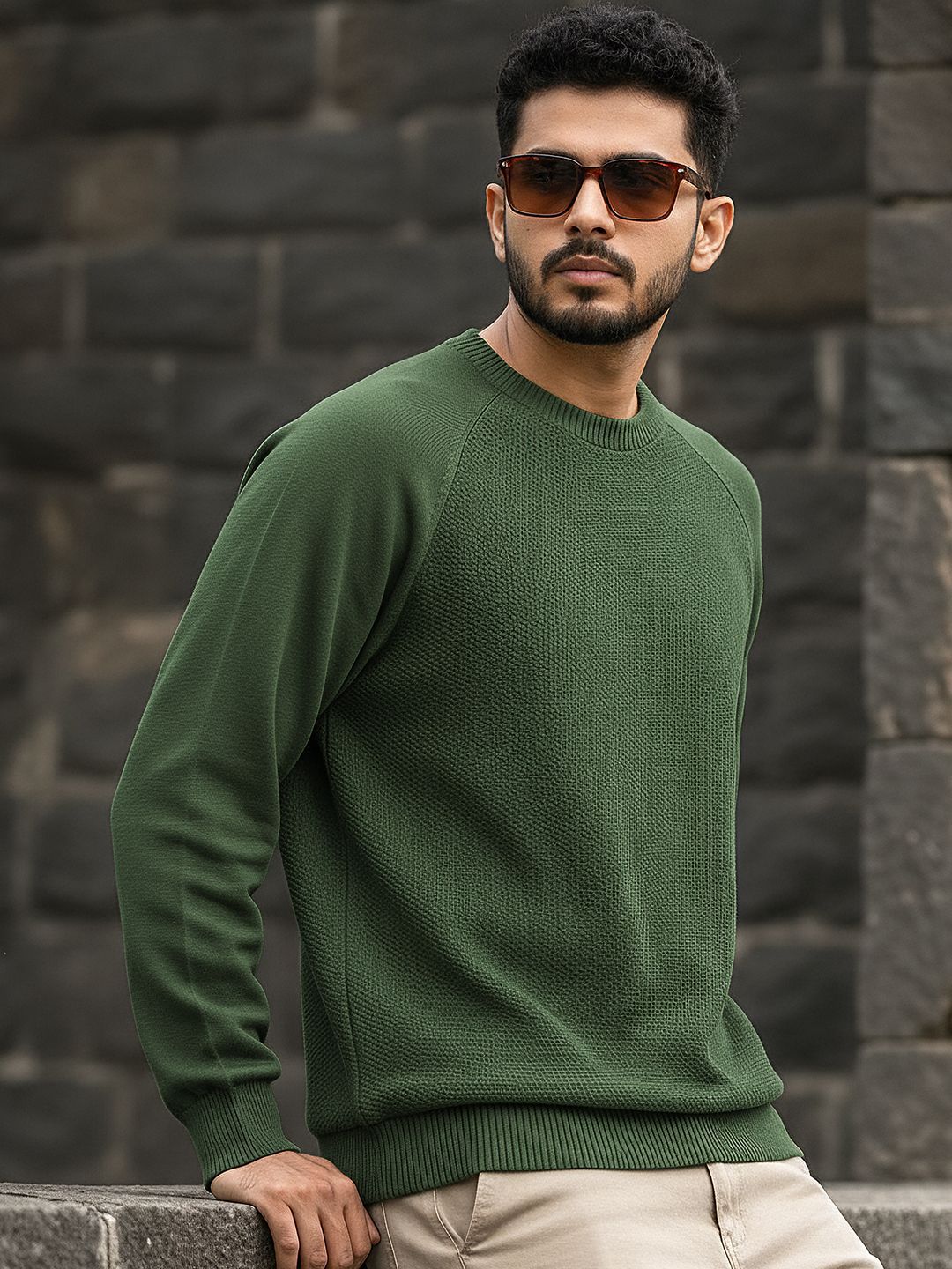 Bewakoof Men's Solid Textured Sweatshirt
