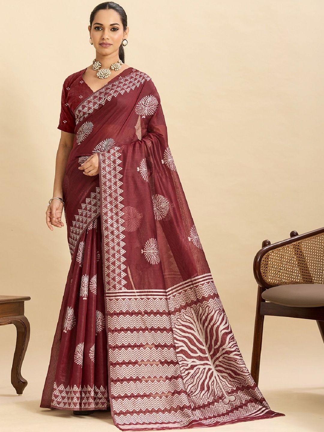 DWIJA FASHION Ethnic Motifs Silk Blend Saree