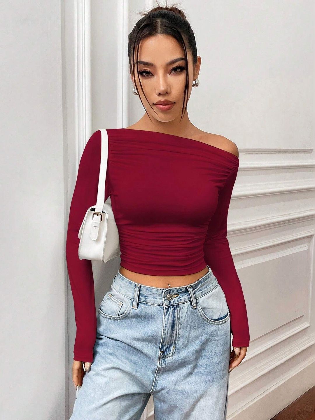 Stylecast X Slyck Stylecast X Slyck Solid Pattern Off-shoulder Ruched Crop Top