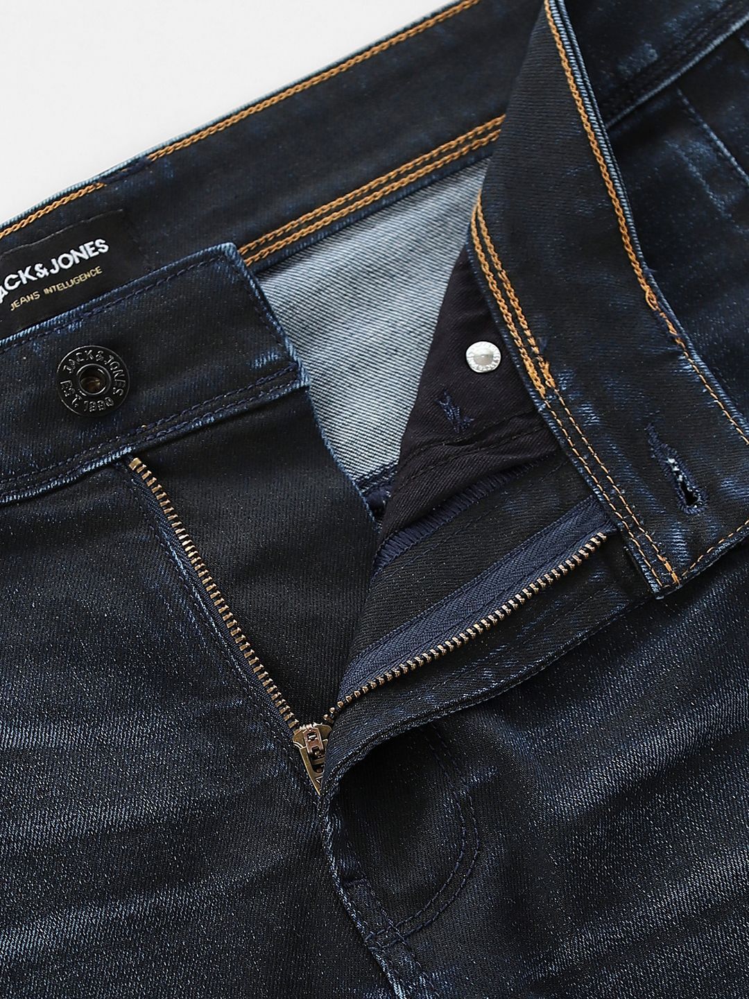 Low-Rise Light Fade Stretchable Tapered Fit Jeans