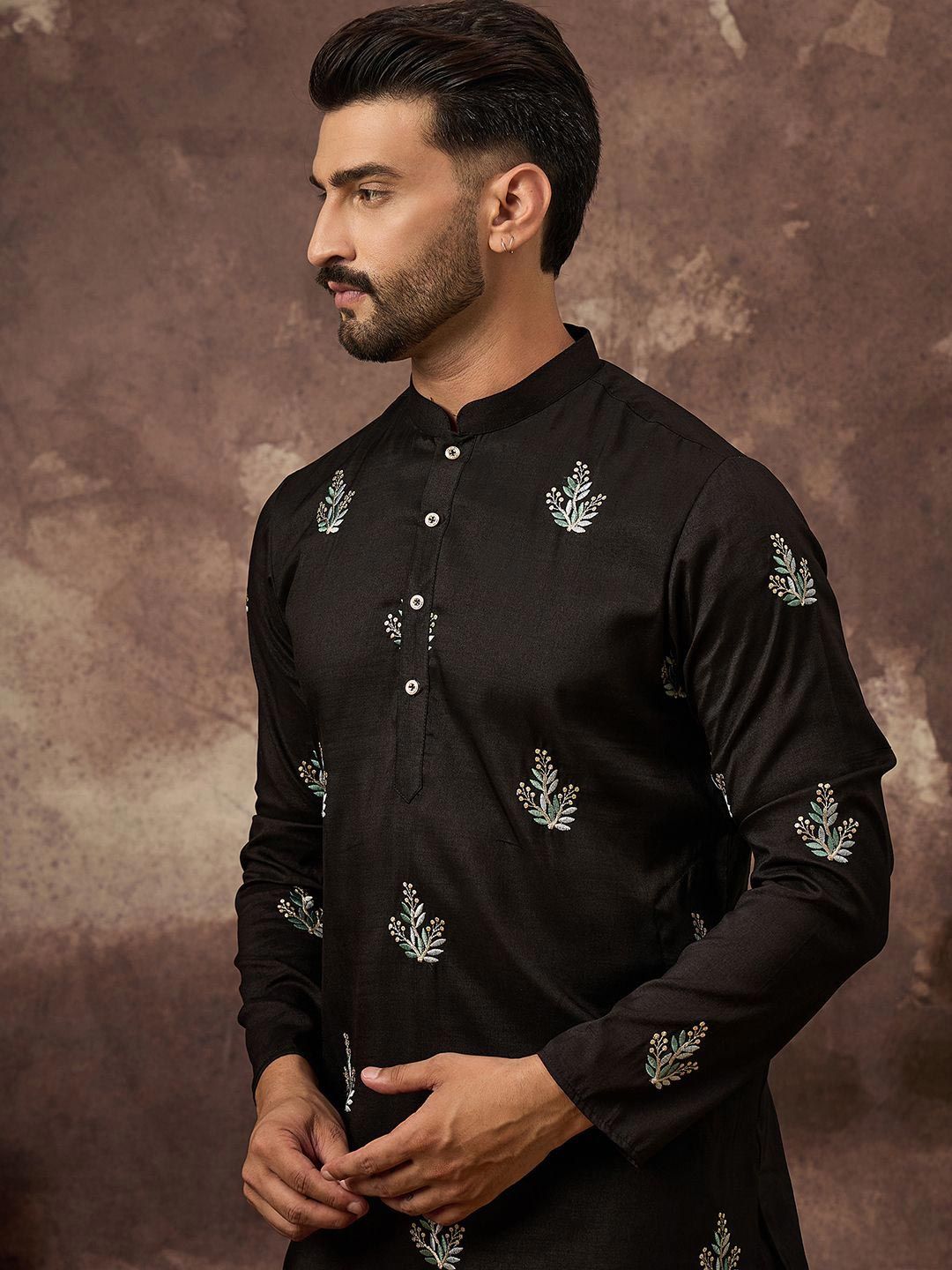 House of Pataudi Sequin Floral Embroidered Straight Kurta - Image 3