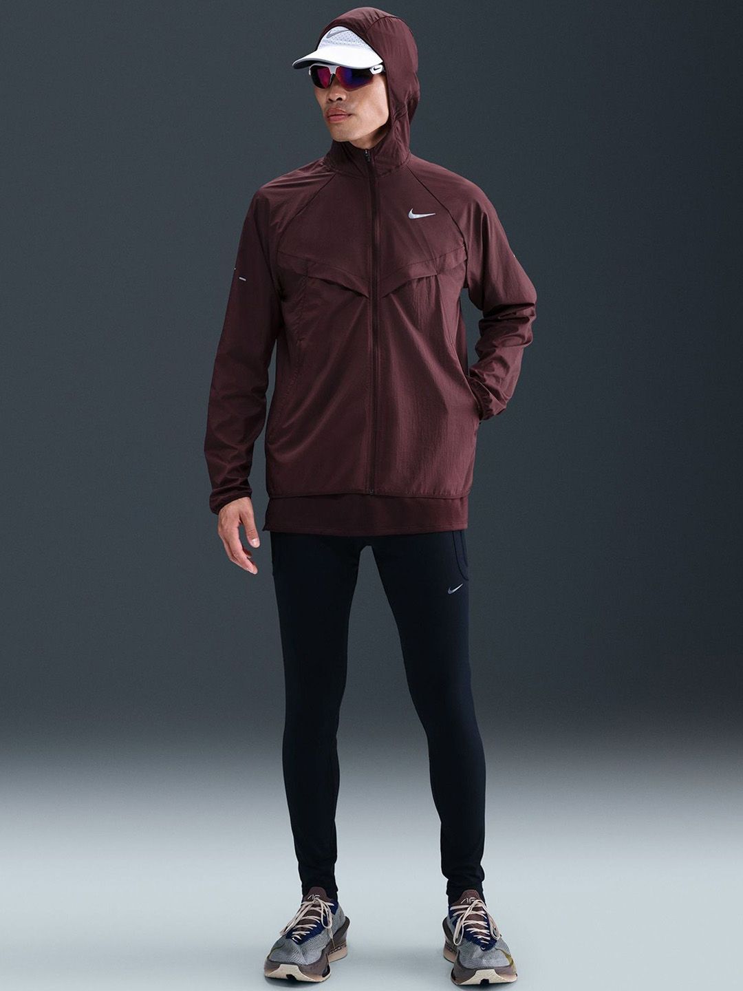 Nike Men Brand Logo Sporty Repel UV Running Jacket