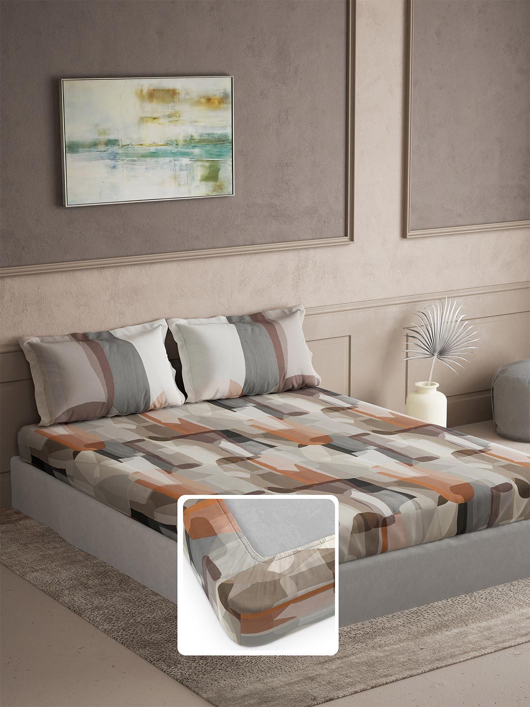 DDecor Abstract Printed Fitted Cotton King Bedsheet With Pillow Covers
