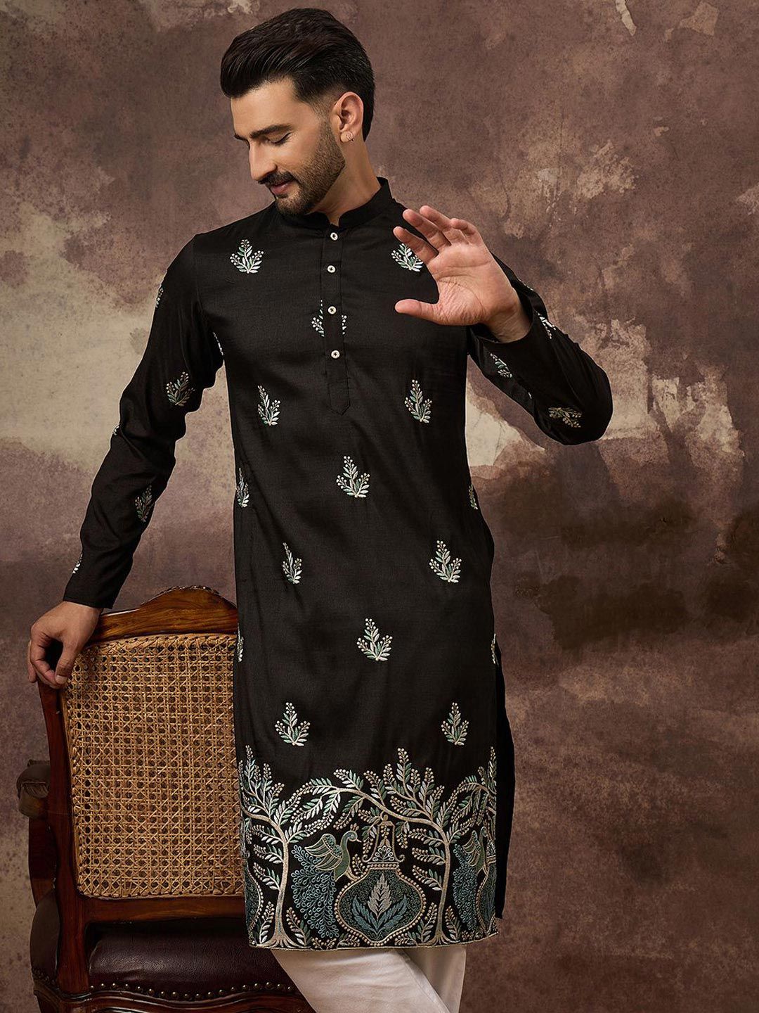 House of Pataudi Sequin Floral Embroidered Straight Kurta