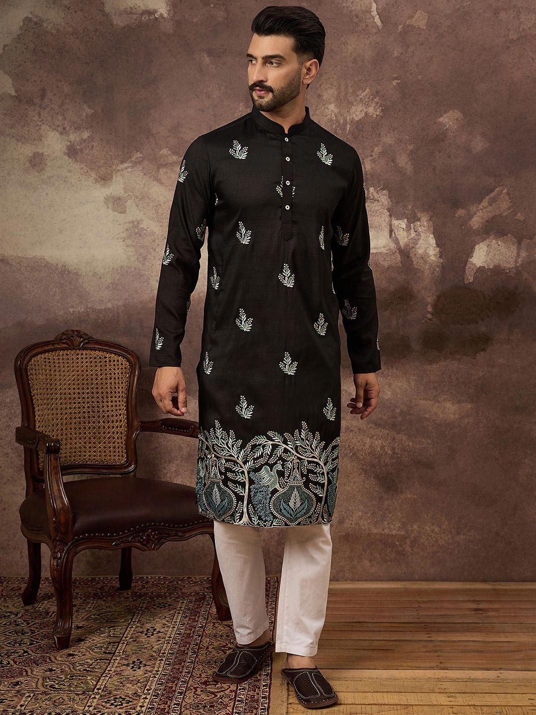 House of Pataudi Sequin Floral Embroidered Straight Kurta - Image 4