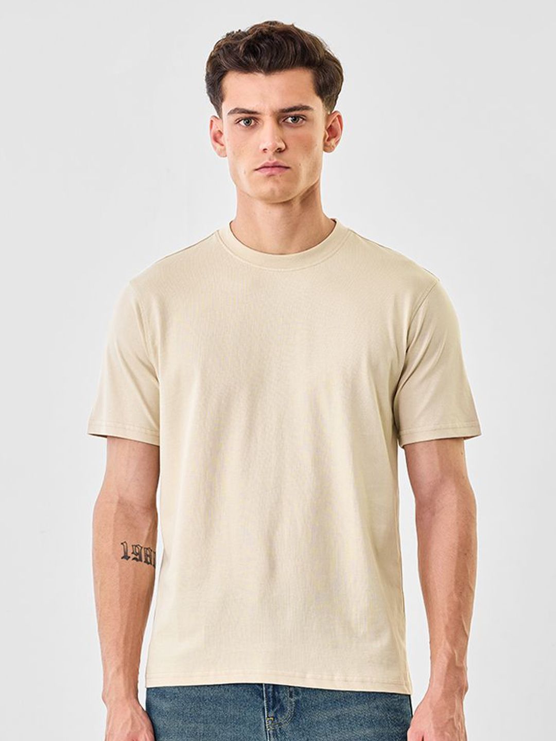 Snitch Men Solid Round Neck Pure Cotton T-shirt
