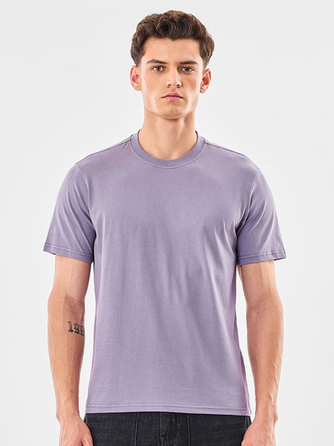 Snitch Men Solid Round Neck Pure Cotton T-shirt