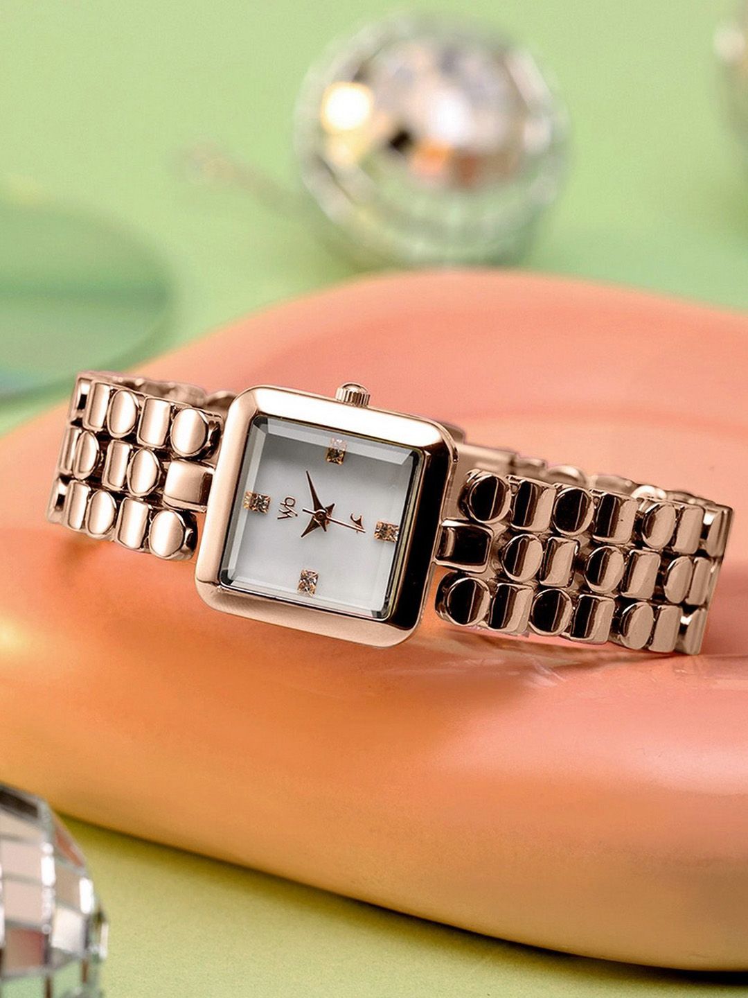 Fastrack Vyb 6.0 Iconiqu Women Dial & Bracelet Style Straps Analogue Watch FV60083WM02