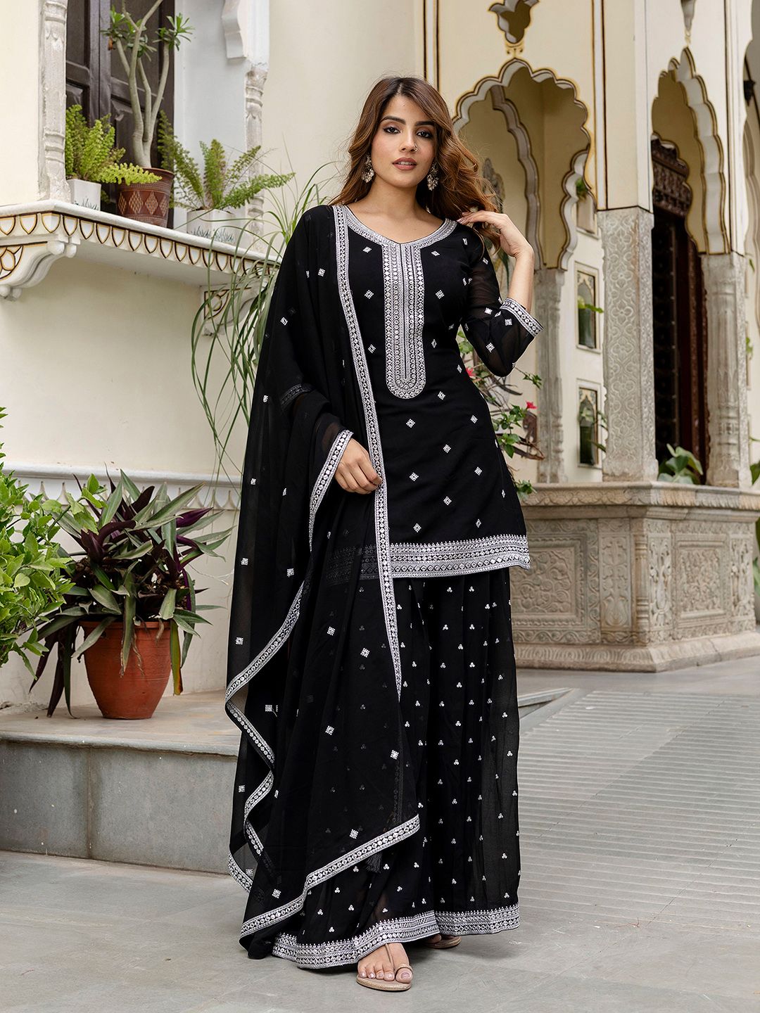 TRENDMALLS Dames Vichitra zijde borduurwerk Kurta Sharara pak set, Paars, XL