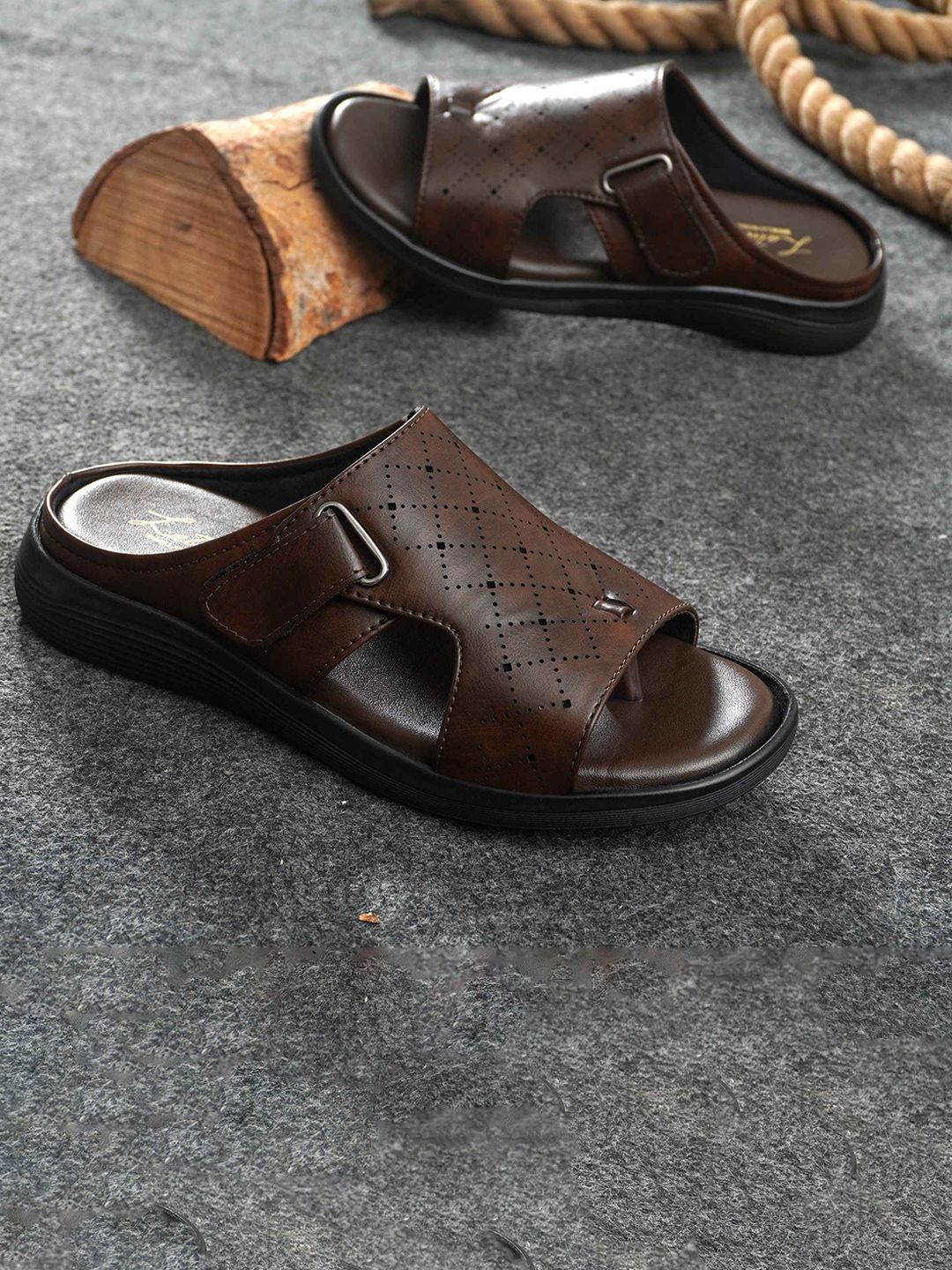 LATWOSCA Men Self Design Synthetic  Slip-On