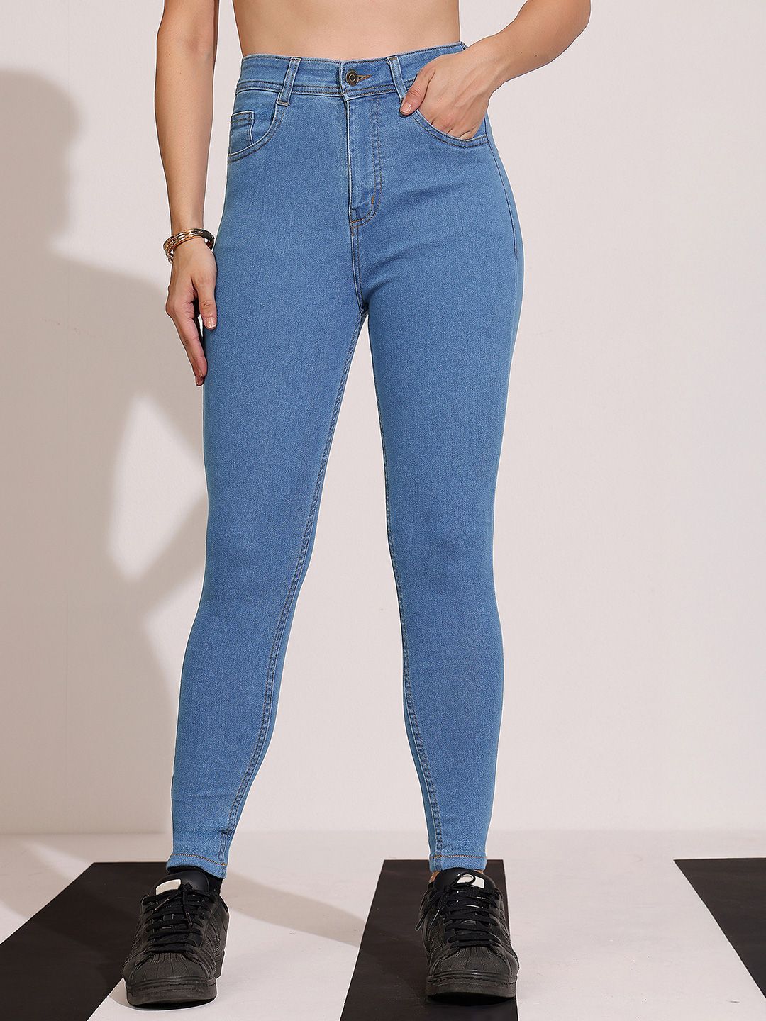 DOLCE CRUDO Women's Solid Skinny High Rise Clean Look Cropped Stretchable Denim Jeans