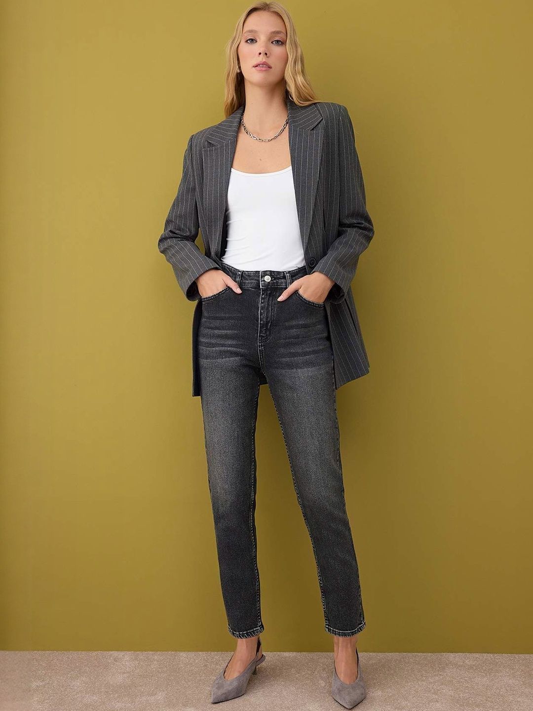 Trendyol Women Regular Fit Mid-Rise Light Fade Jeans