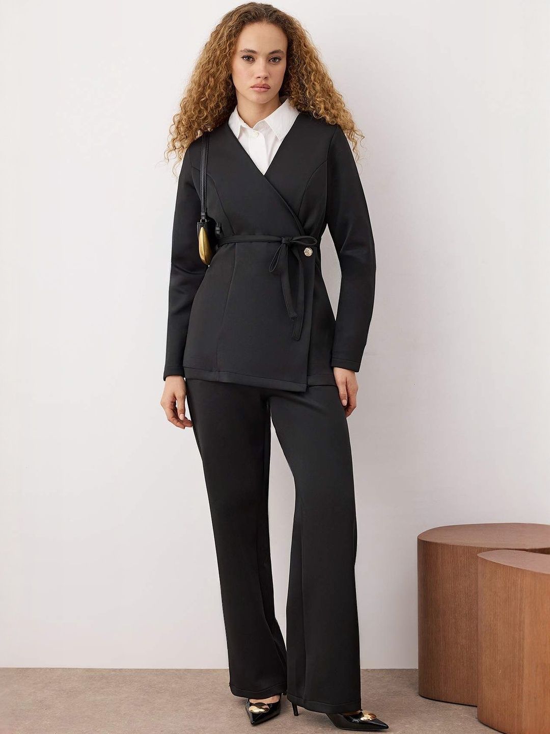 Trendyol V-Neck Long Sleeves Coat With Trousers