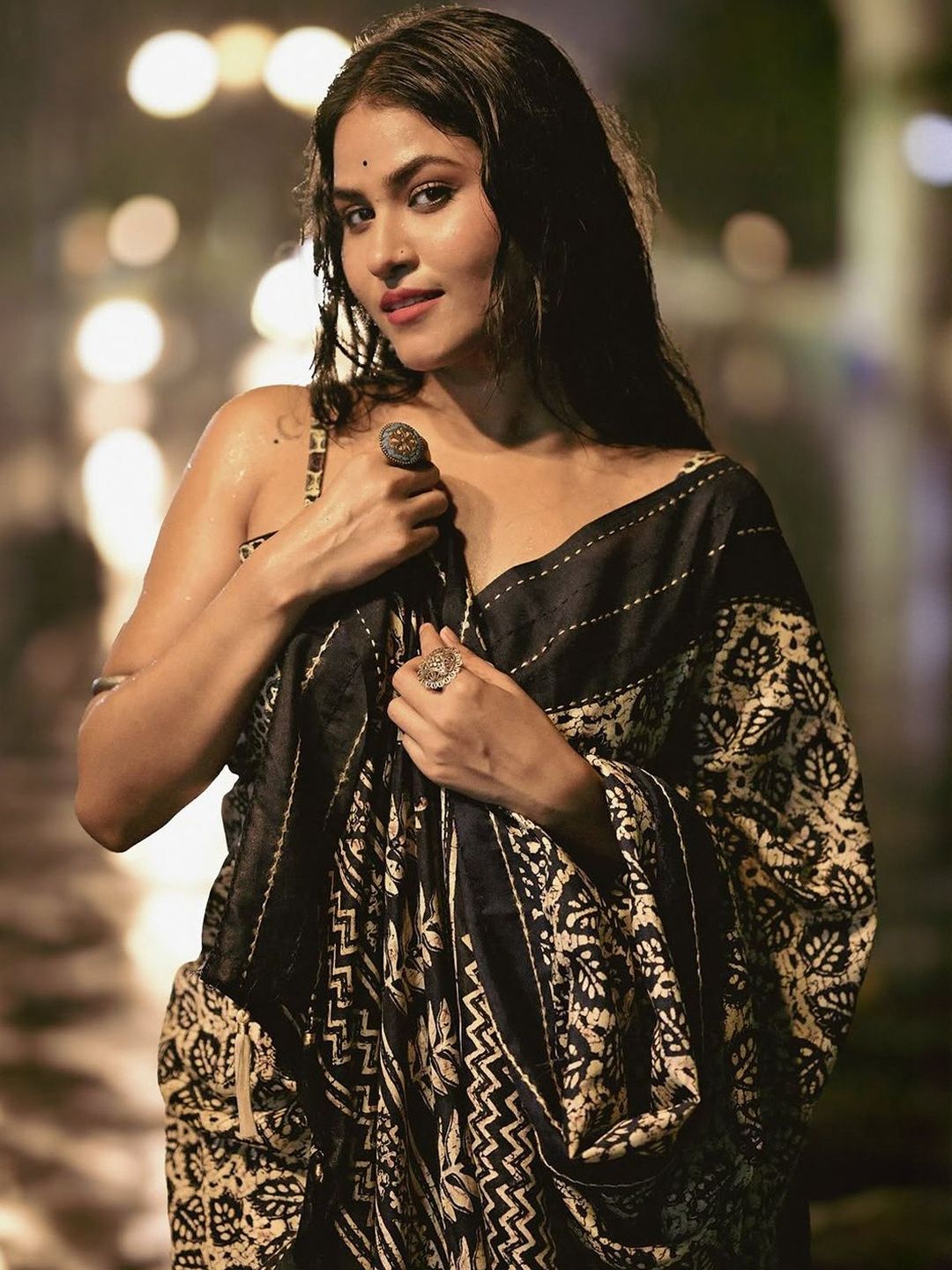 Aparna Ethnic Motifs Printed Pure Cotton Saree With Printed Border