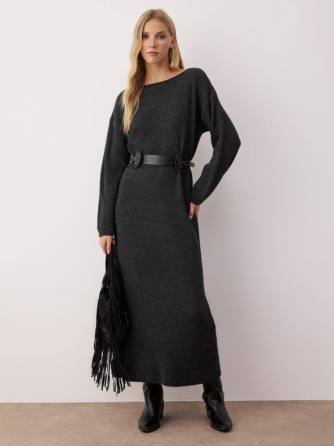 Trendyol Women Self Design Belted Boat Neck Maxi Dress