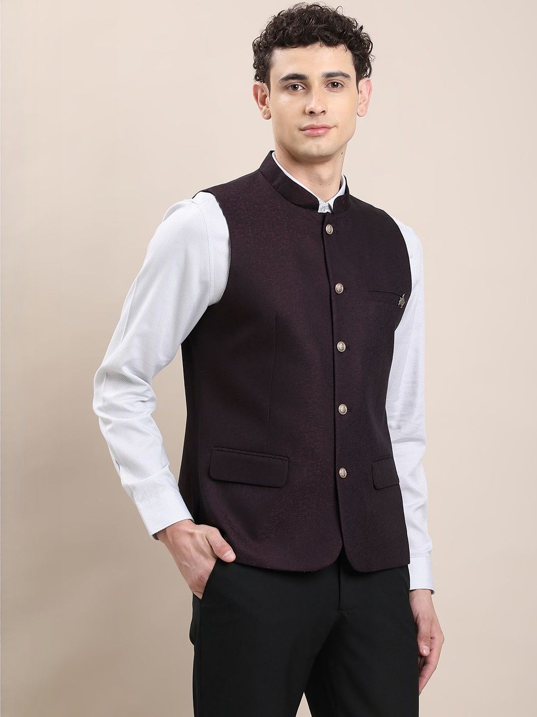 Turtle Men Tailored Fit Mandarin Collar Sleeveless Nehru Jacket