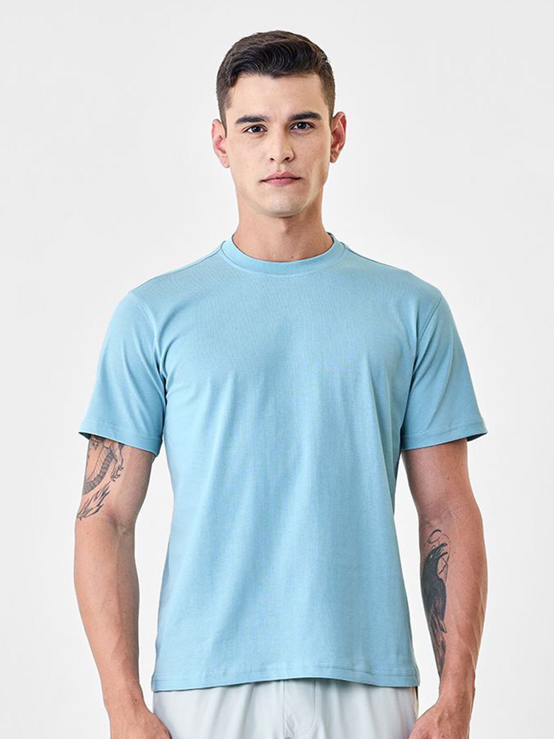 Snitch Men Solid Round Neck Pure Cotton T-shirt