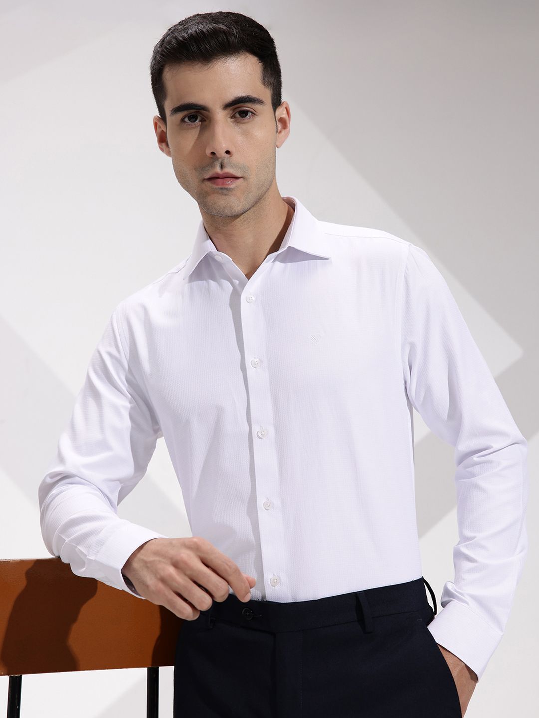 INVICTUS Urban Slim Fit Self Design Textured Formal Shirt