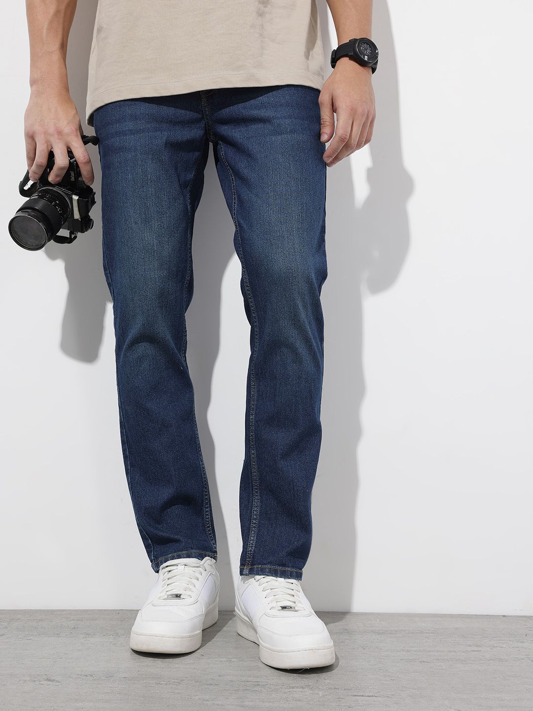 The Roadster Life Co. Men Slim Fit Light Fade Stretchable Jeans