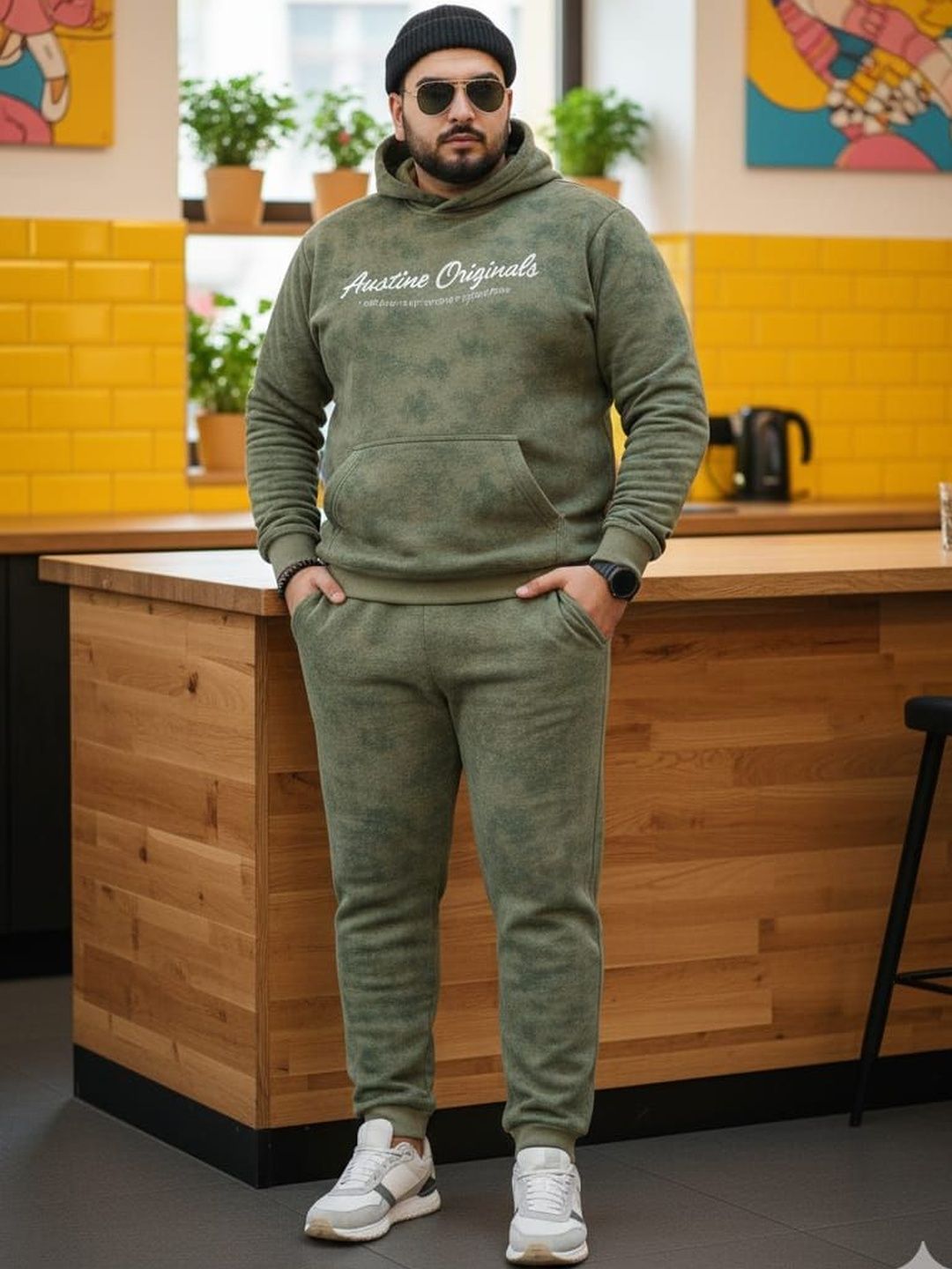 AUSTIVO Men Printed Tracksuits