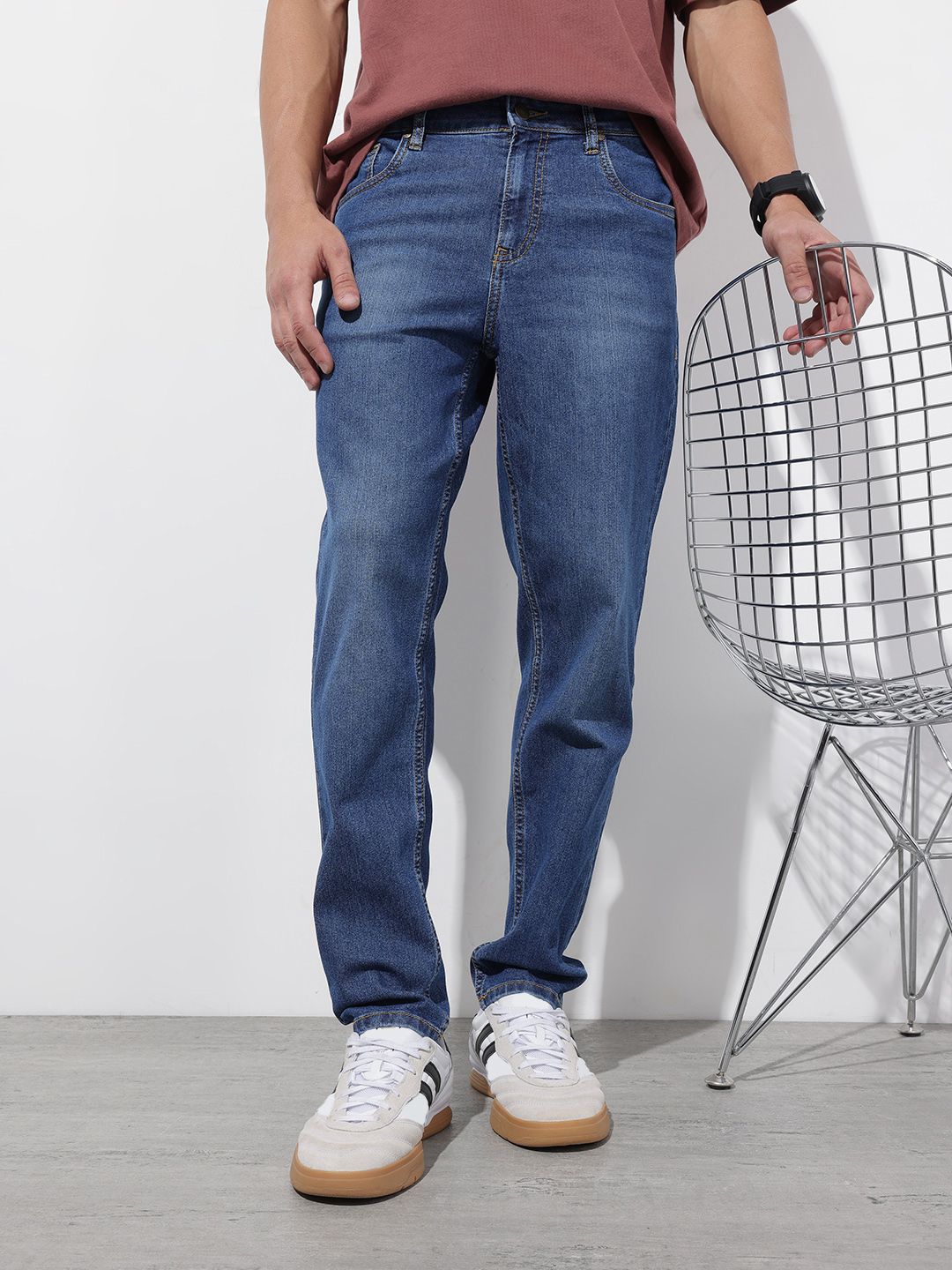 The Roadster Life Co. Men Carrot Fit Light Fade Stretchable Jeans