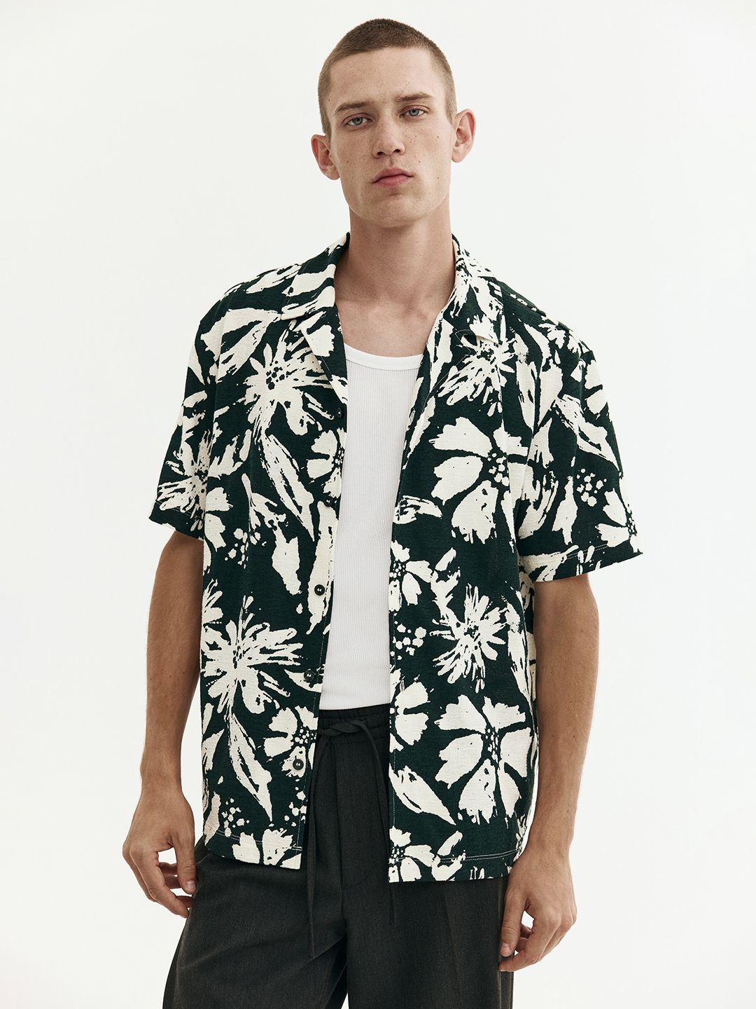 H&M H&M Men Regular Fit Jacquard Resort Shirt
