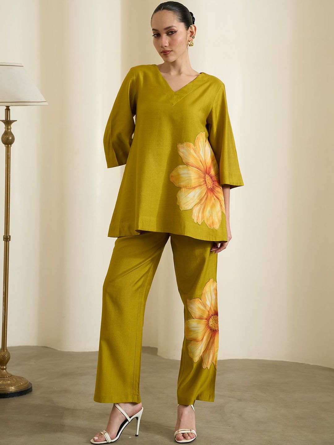 Bannos Swagger Floral Patch Work V-Neck Three-Quarter Sleeves Tunic With Trouser
