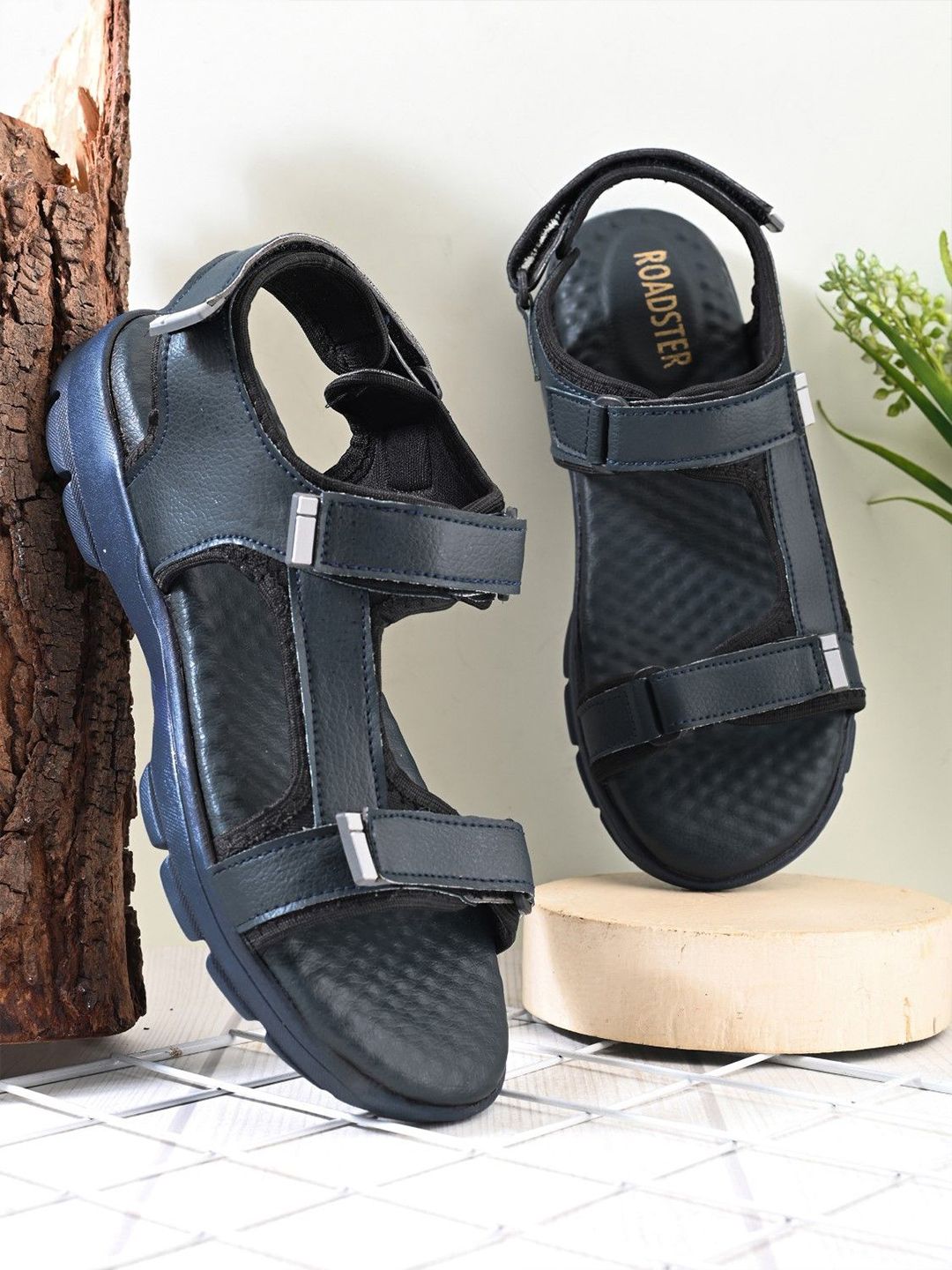 The Roadster Life Co. Men Open Toe Velcro Closure Sports Sandals