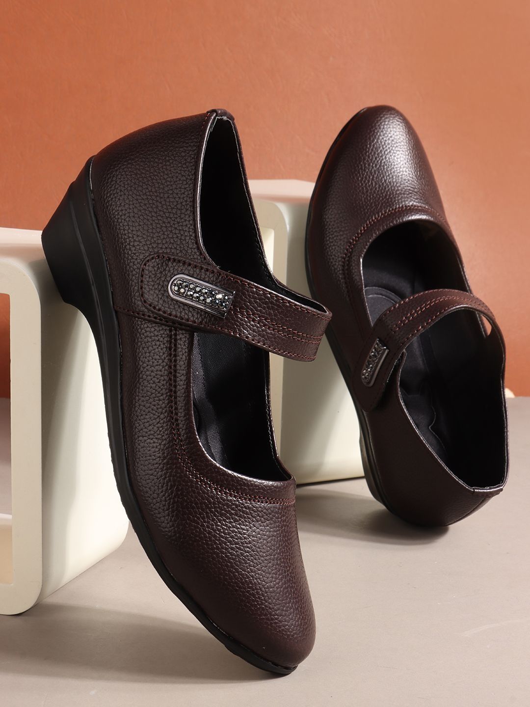 Denill Women Textured Lightweight Slip On Ballerinas