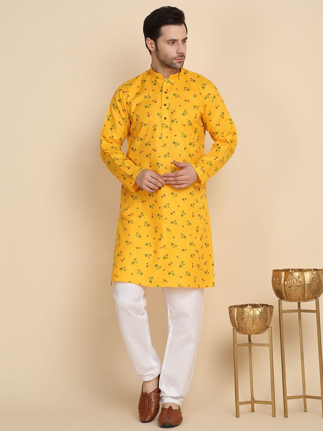 KRAFT INDIA Men Floral Printed Mandarin Collar Thread Work Kurta