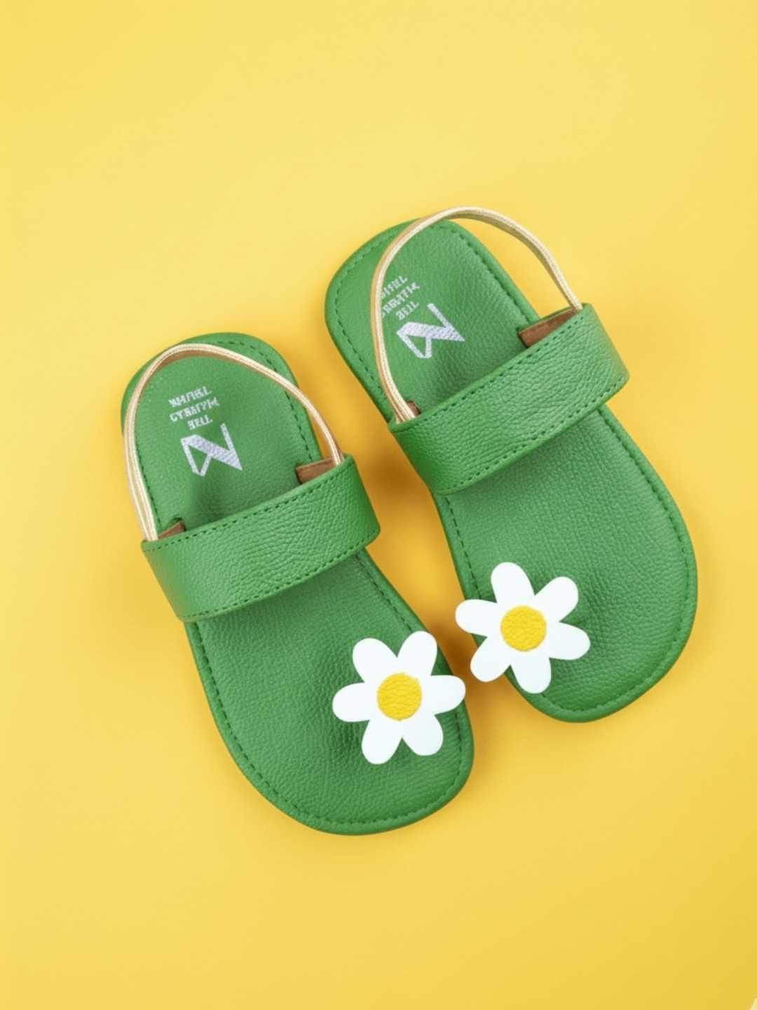 THE MADRAS TRUNK Kids Slip On Sandals