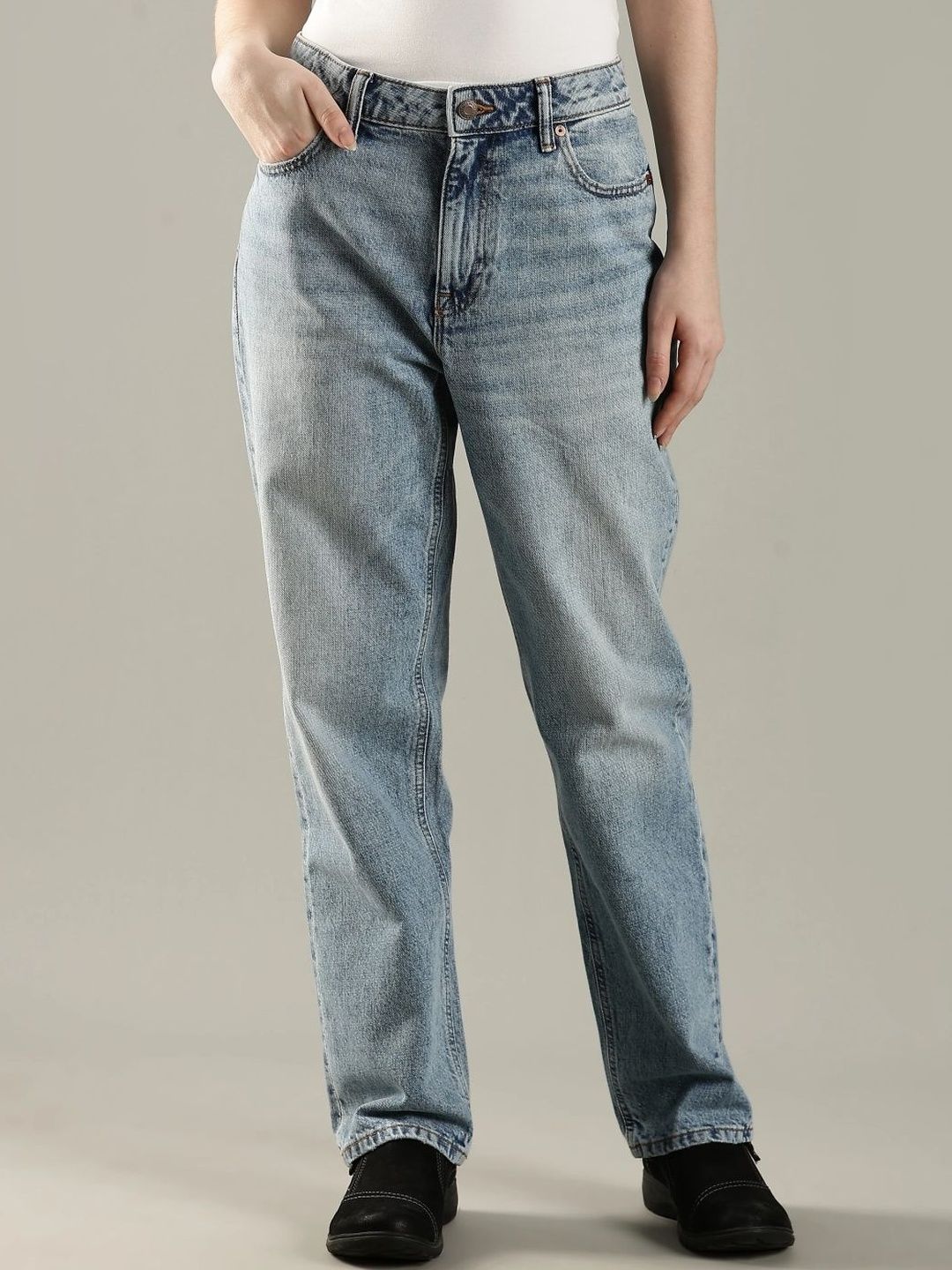 Regular Fit Mid-Rise Heavy Fade Mid-Wash Jeans