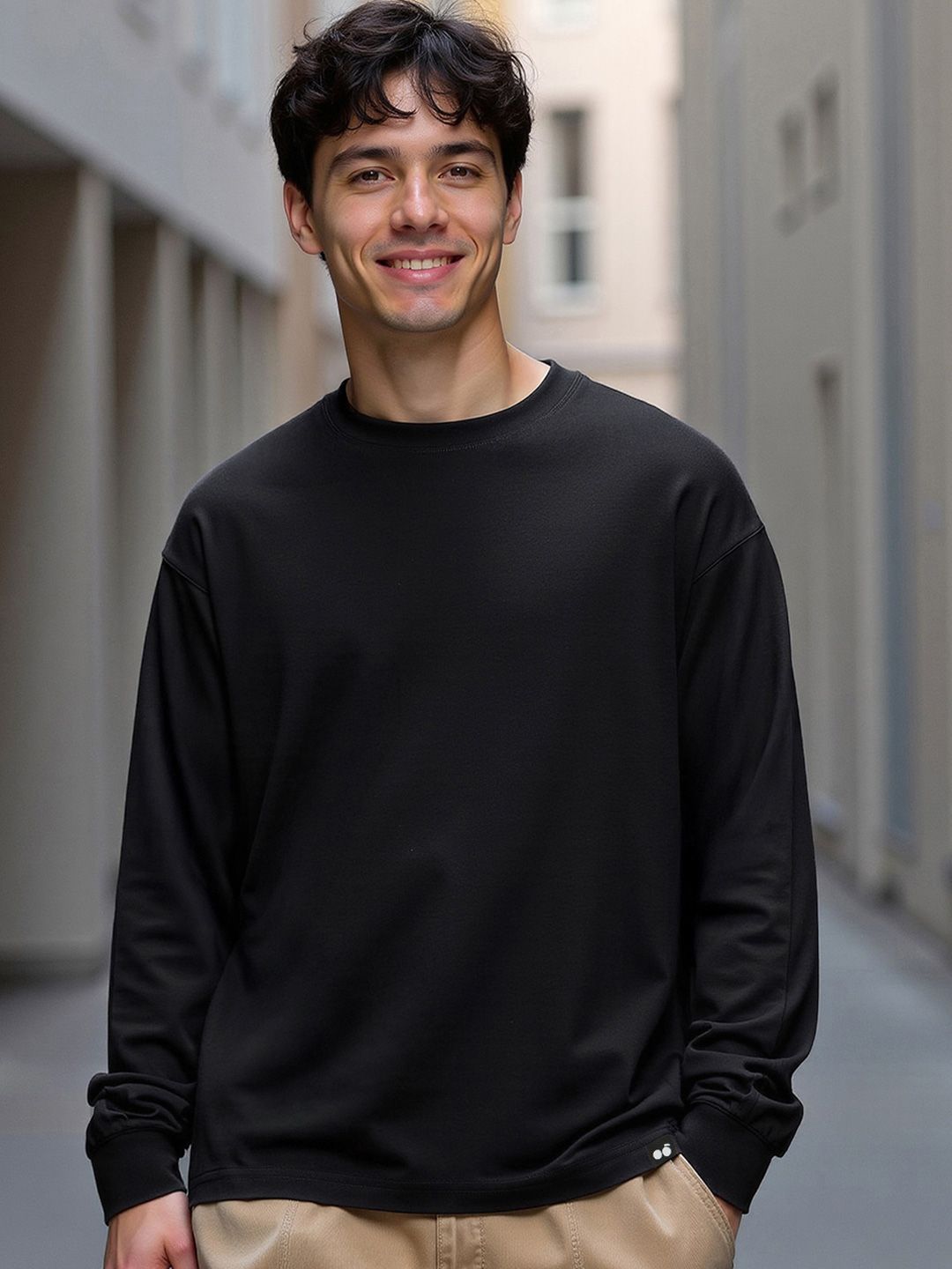 Bewakoof Men Black Solid Round Neck Oversized Cotton T-shirt