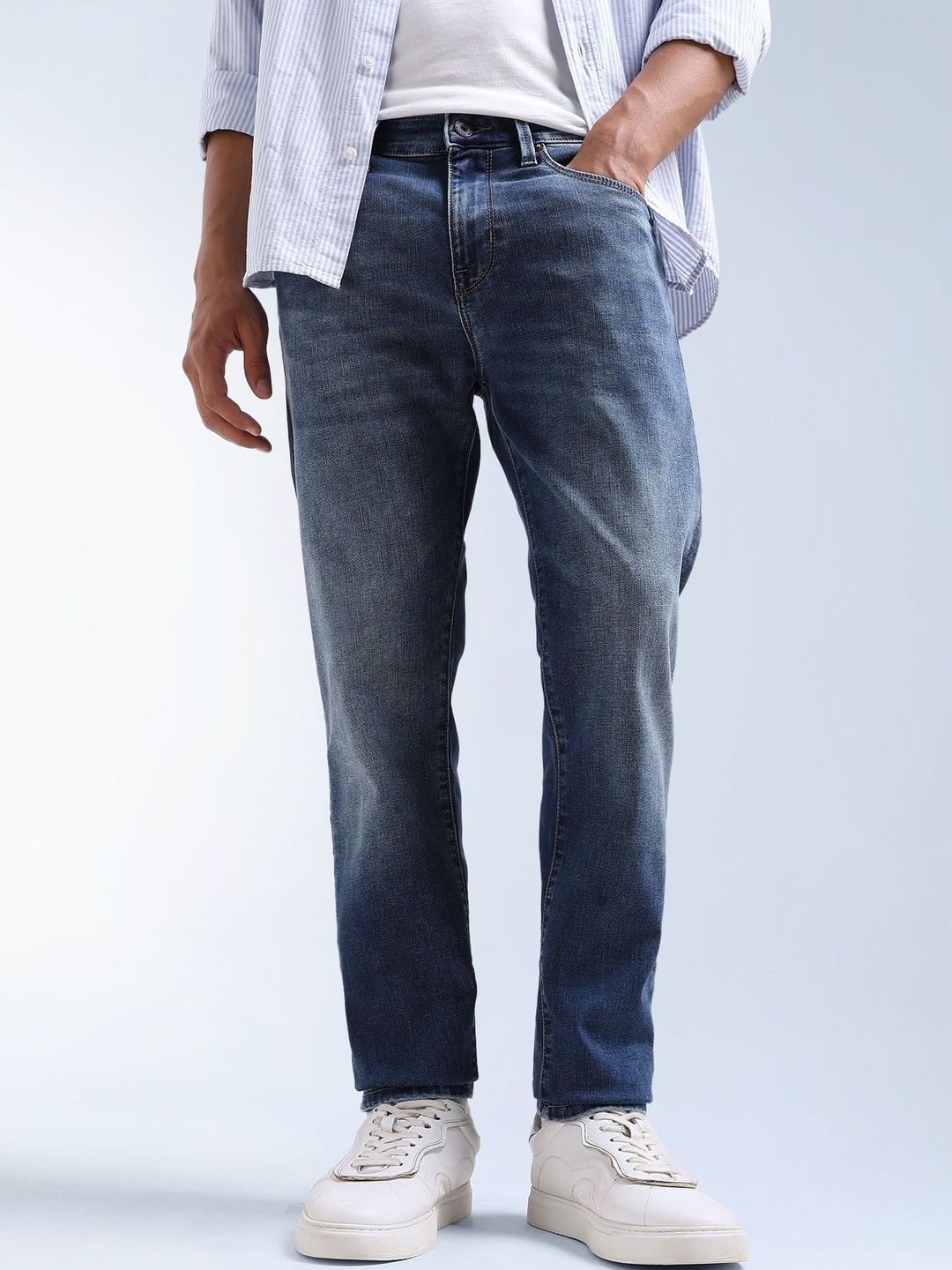 Flying Machine Men Slash Slim Tapered Fit Mid-Rise Light Fade Stretchable Jeans