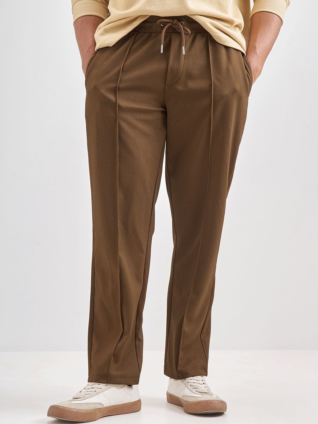 Men Mid-Rise Cotton Trousers HIGHLANDER Men Mid-Rise Relaxed Fit Cotton Trousers